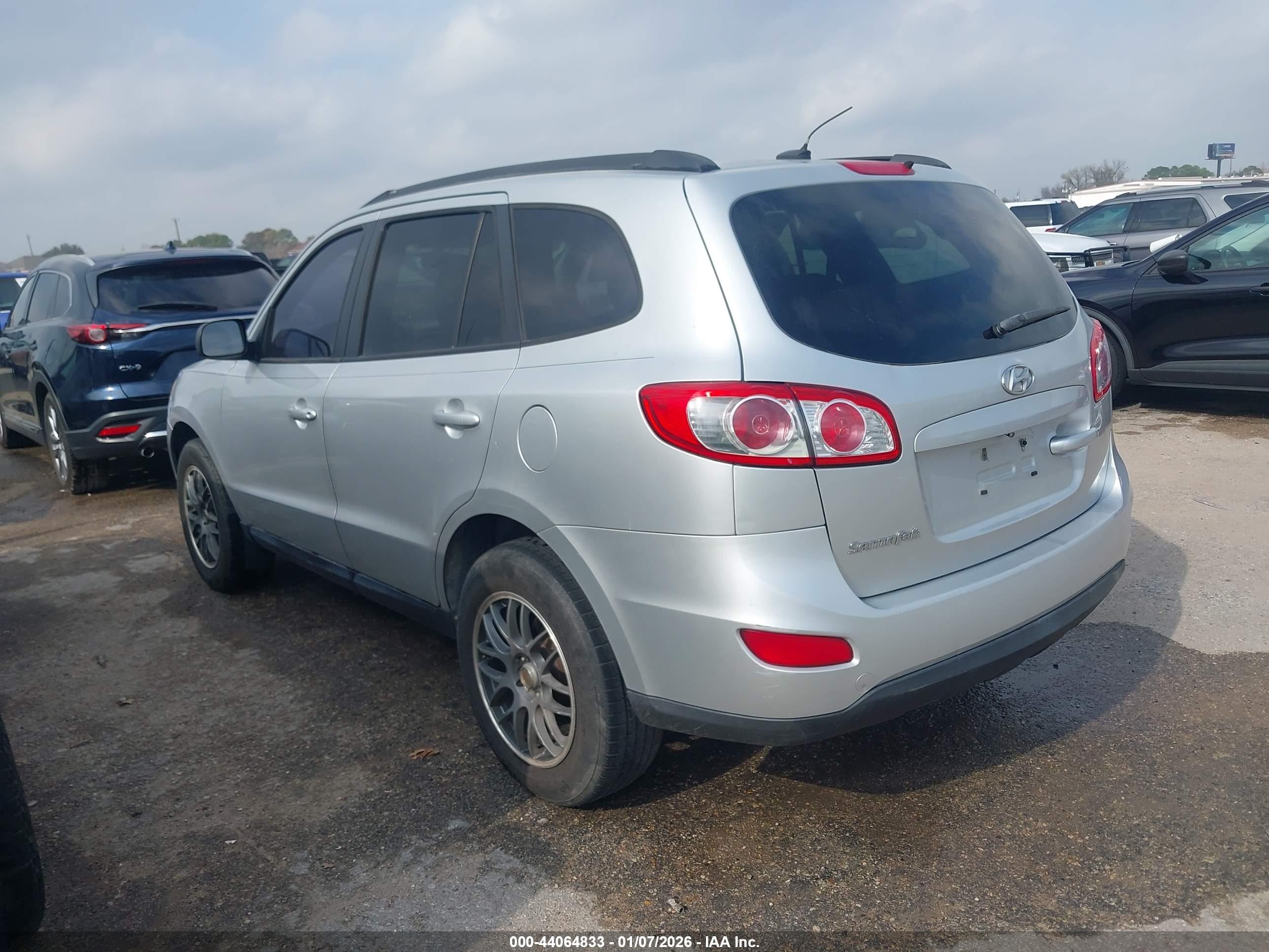 HYUNDAI SANTA image 3