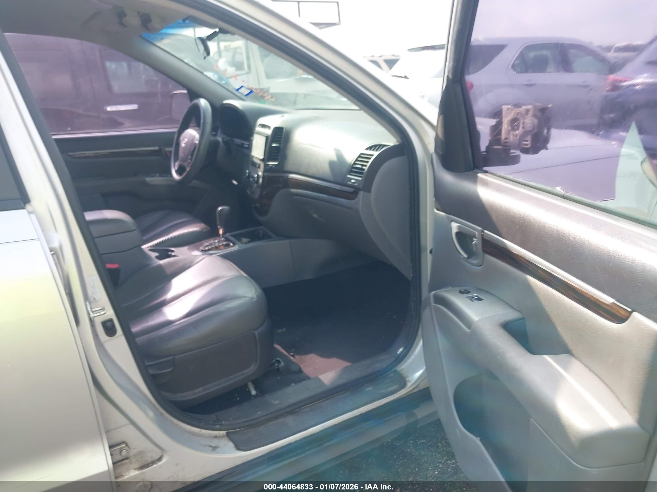 HYUNDAI SANTA image 5
