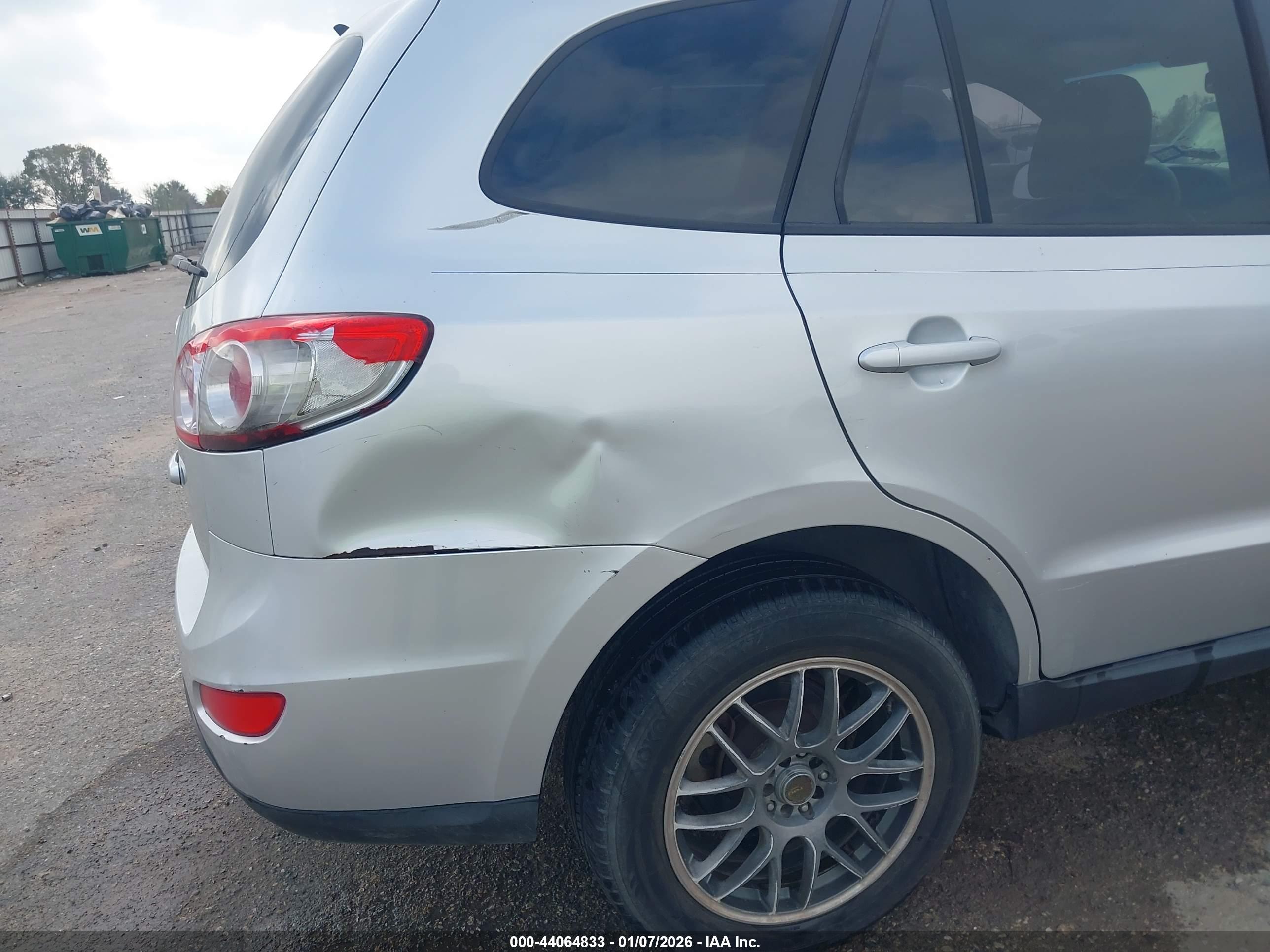 HYUNDAI SANTA image 6