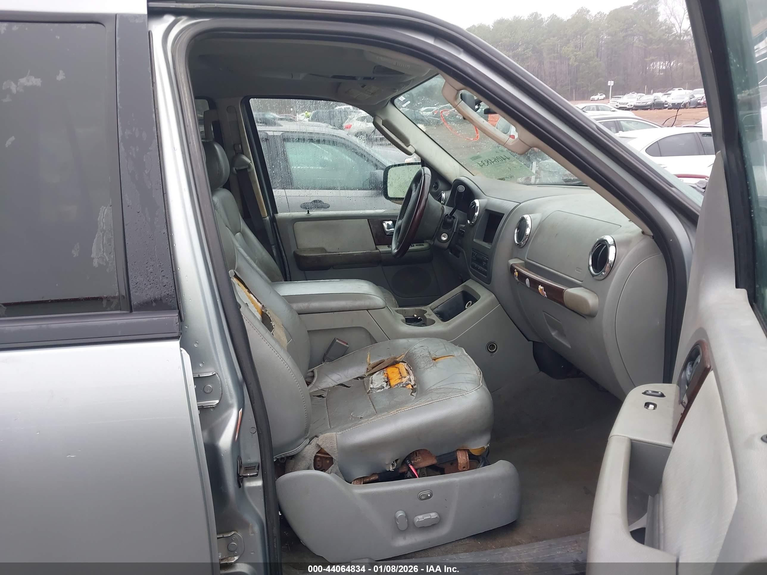 FORD EXPEDITION image 5