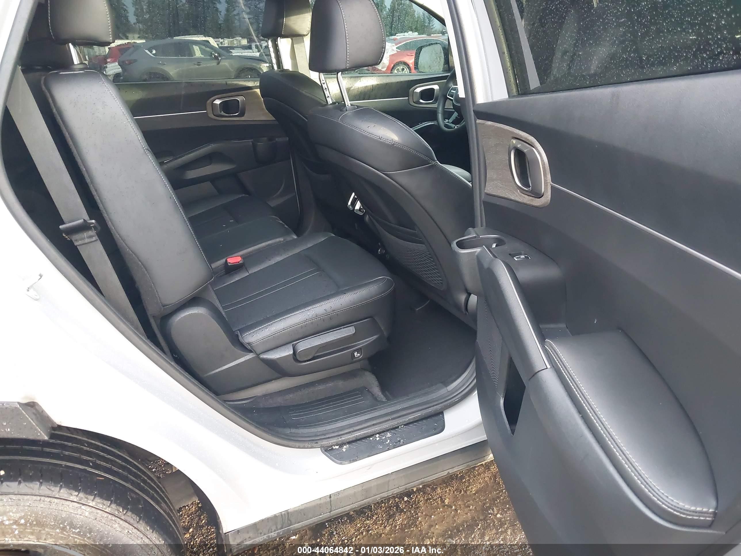 KIA SORENTO image 8