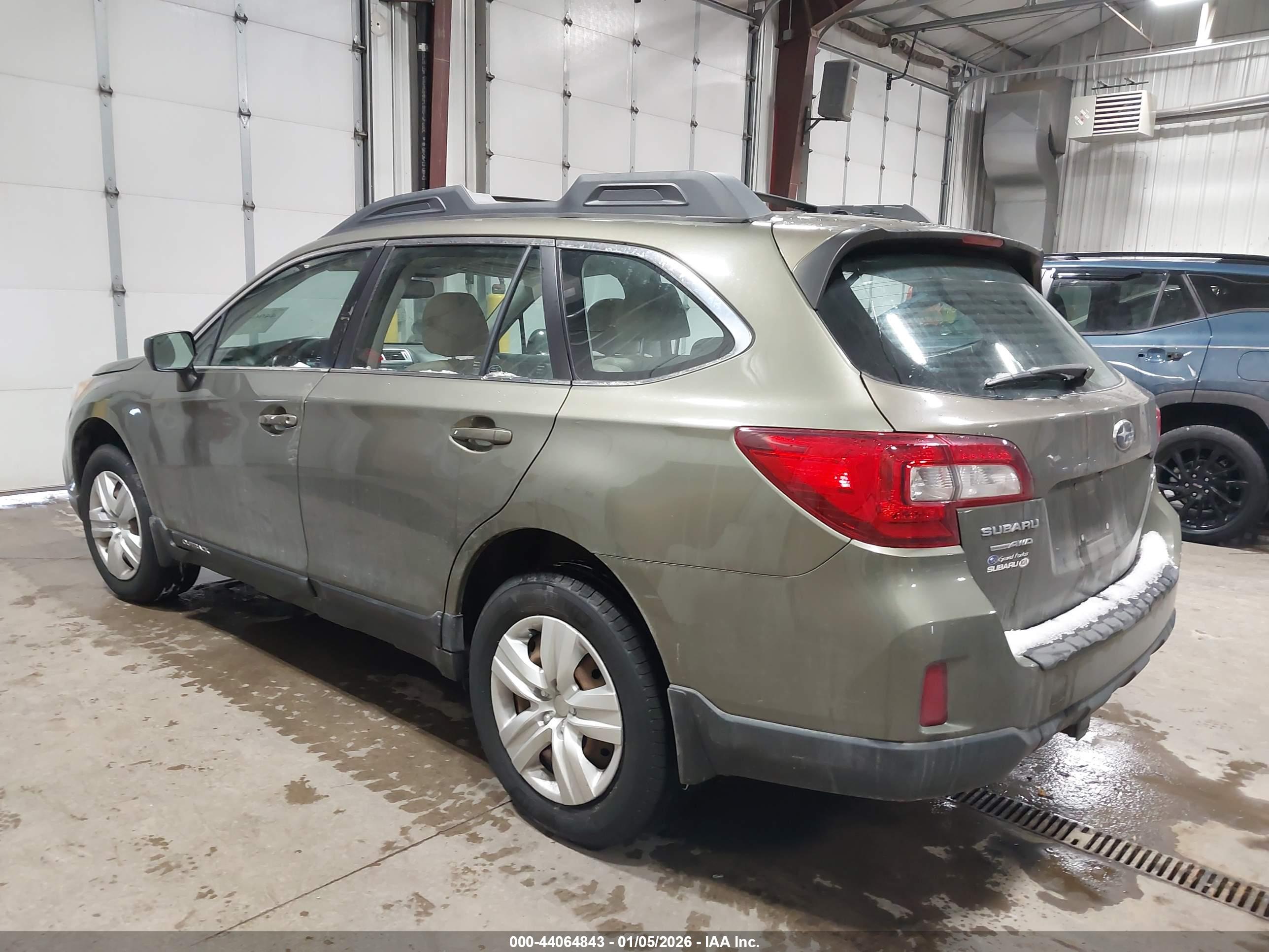 SUBARU OUTBACK image 3