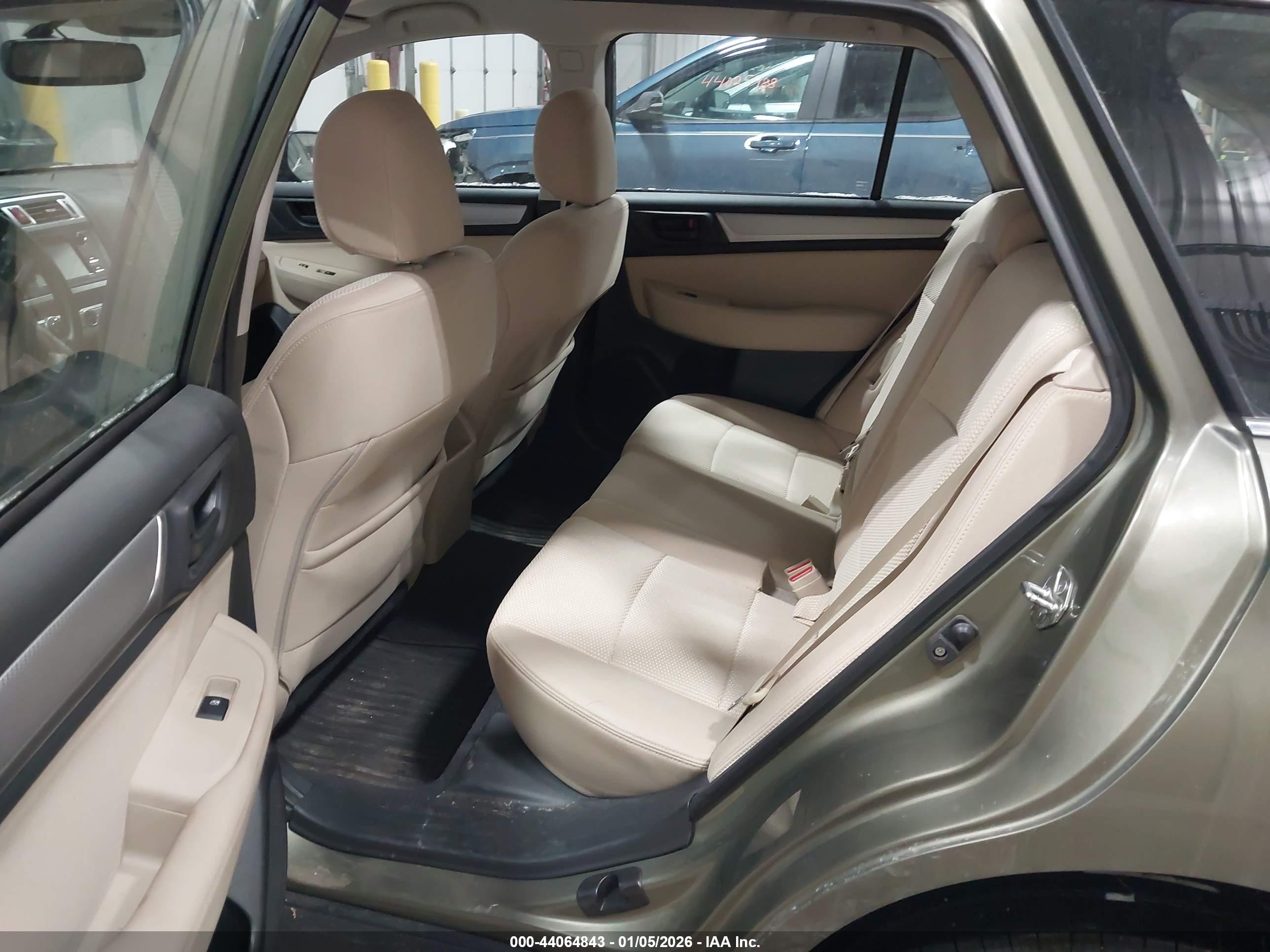 SUBARU OUTBACK image 8