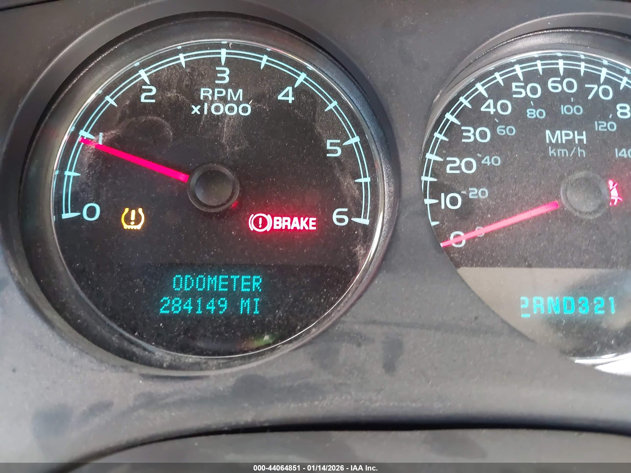 CHEVROLET TAHOE image 7