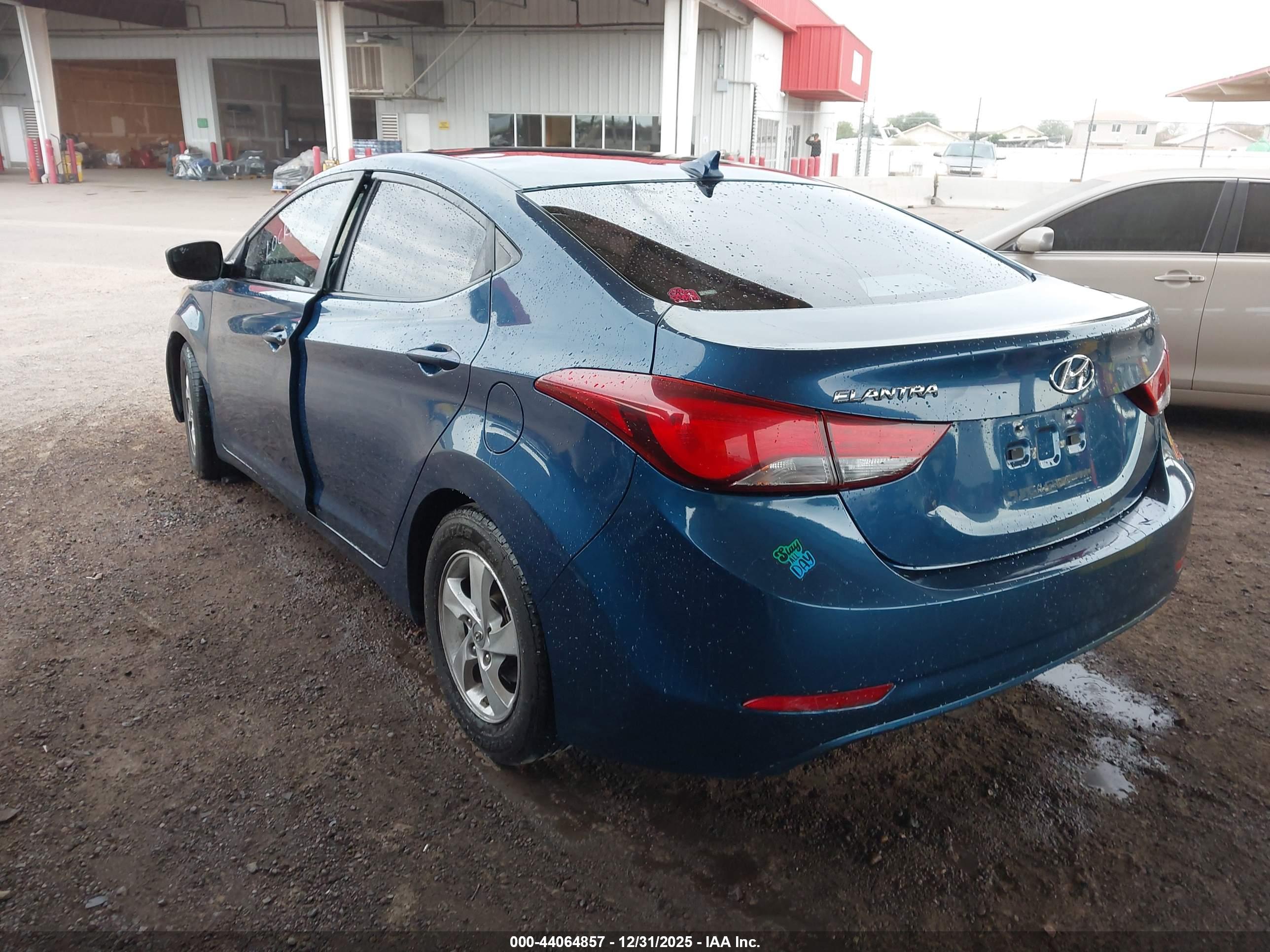 HYUNDAI ELANTRA image 3