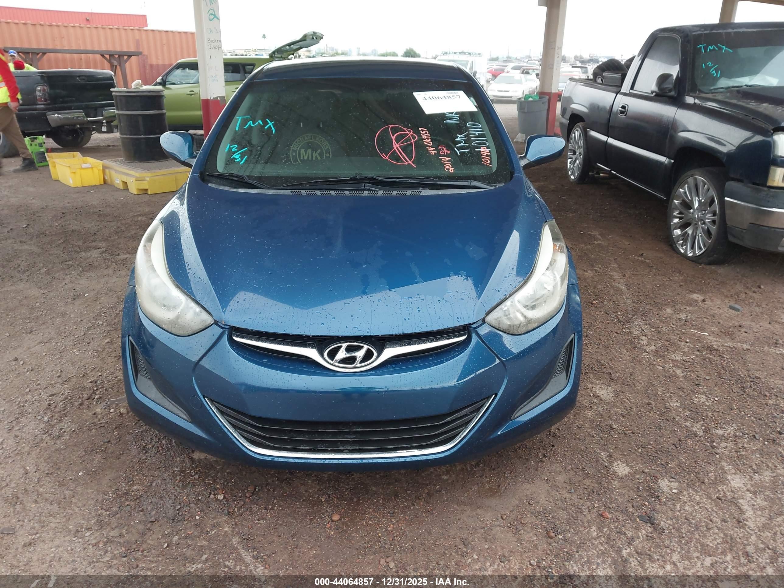 HYUNDAI ELANTRA image 6