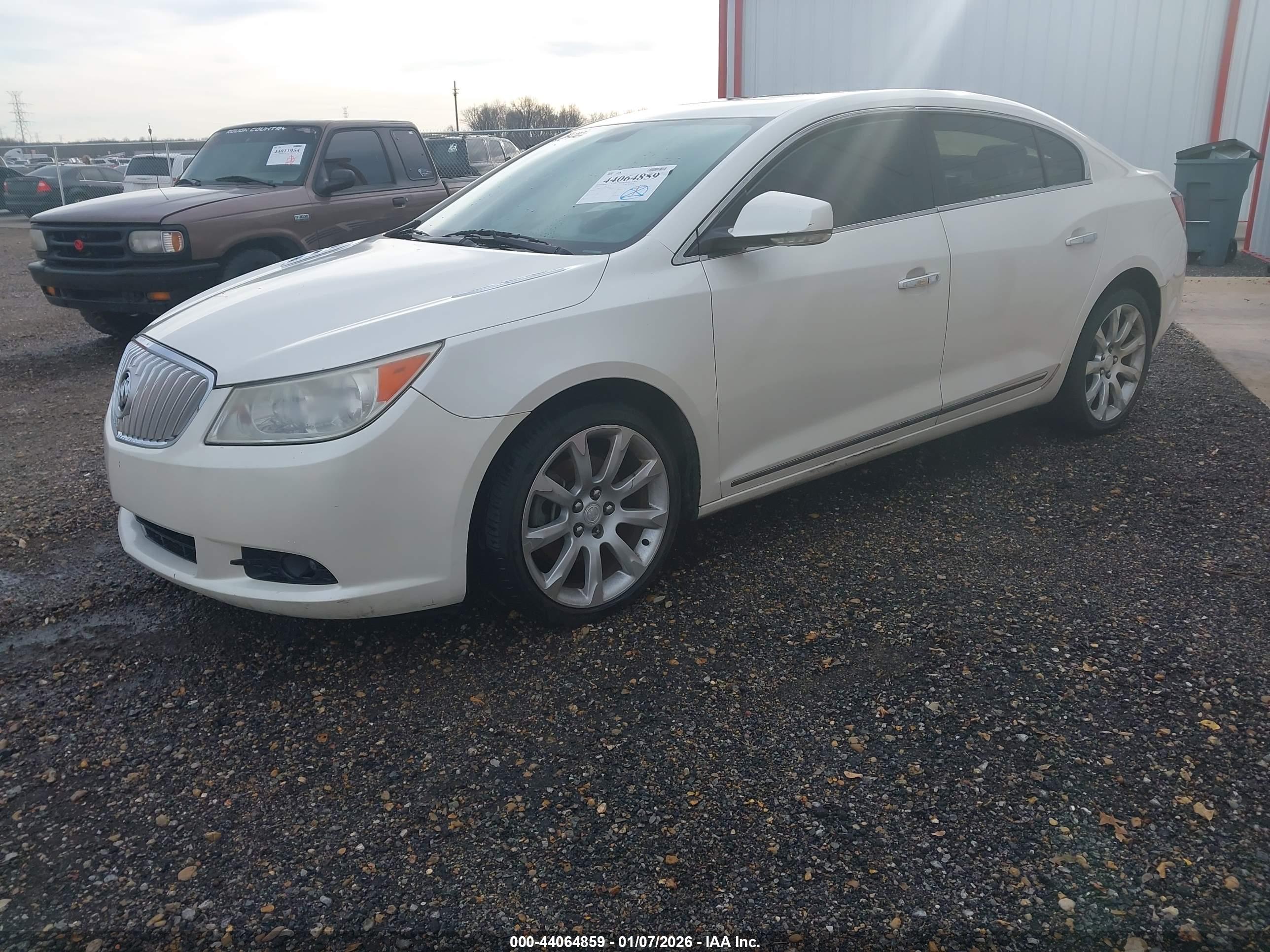 BUICK LACROSSE image 2