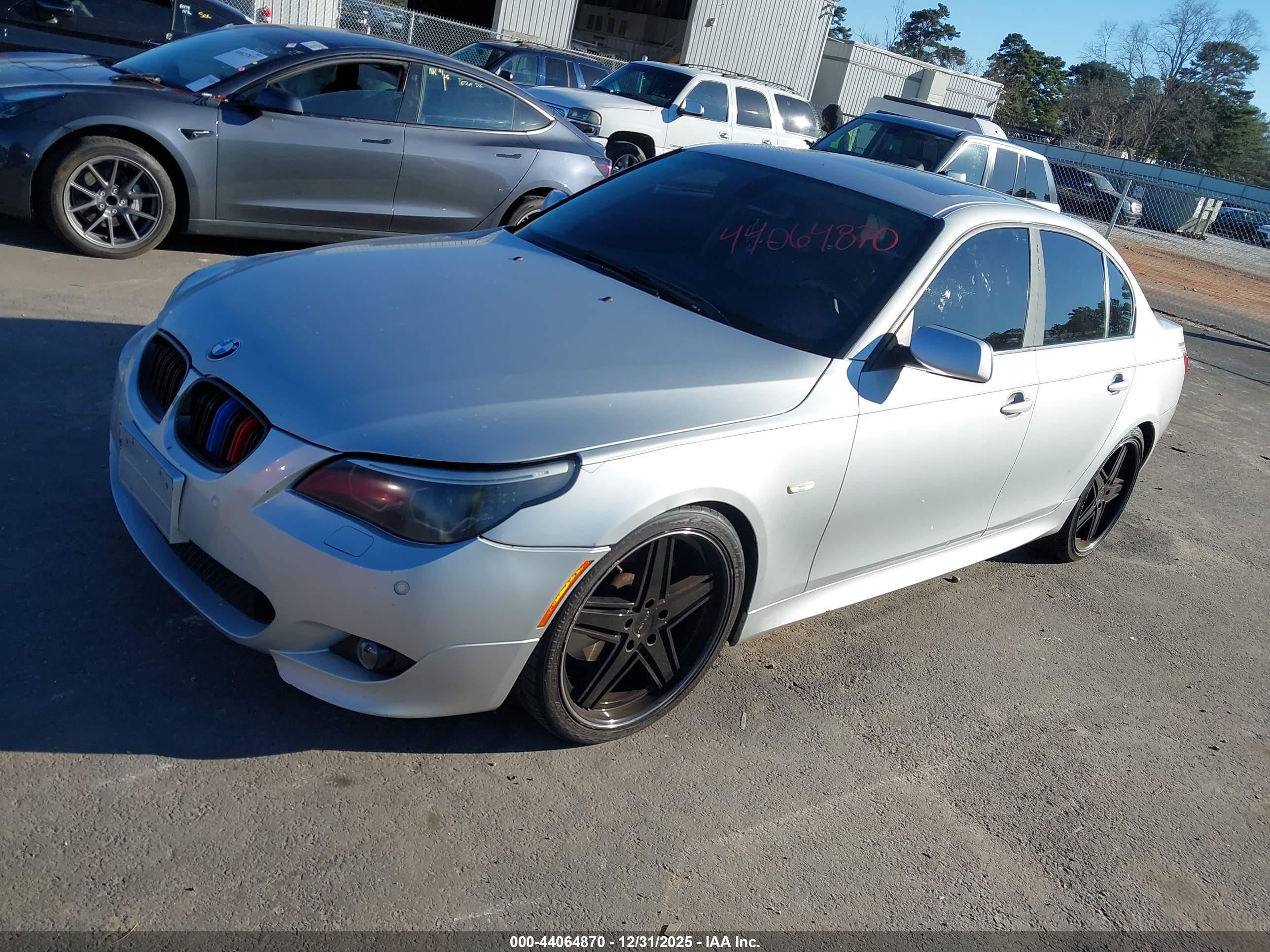 BMW 550I image 2