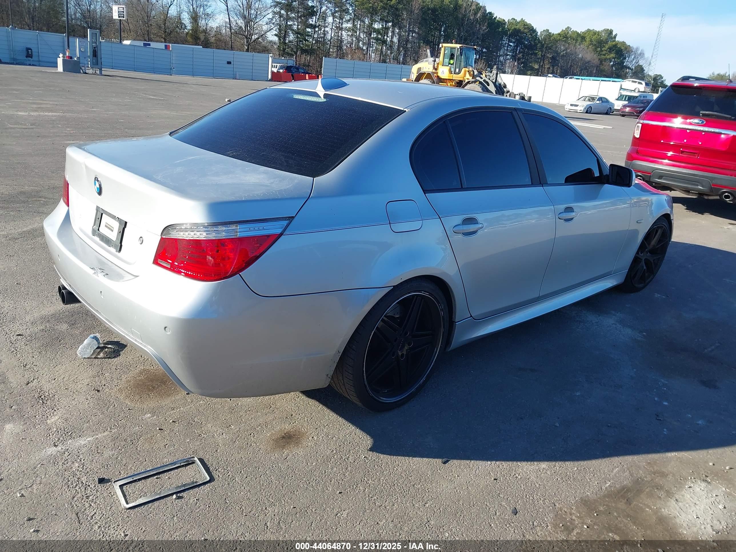 BMW 550I image 4