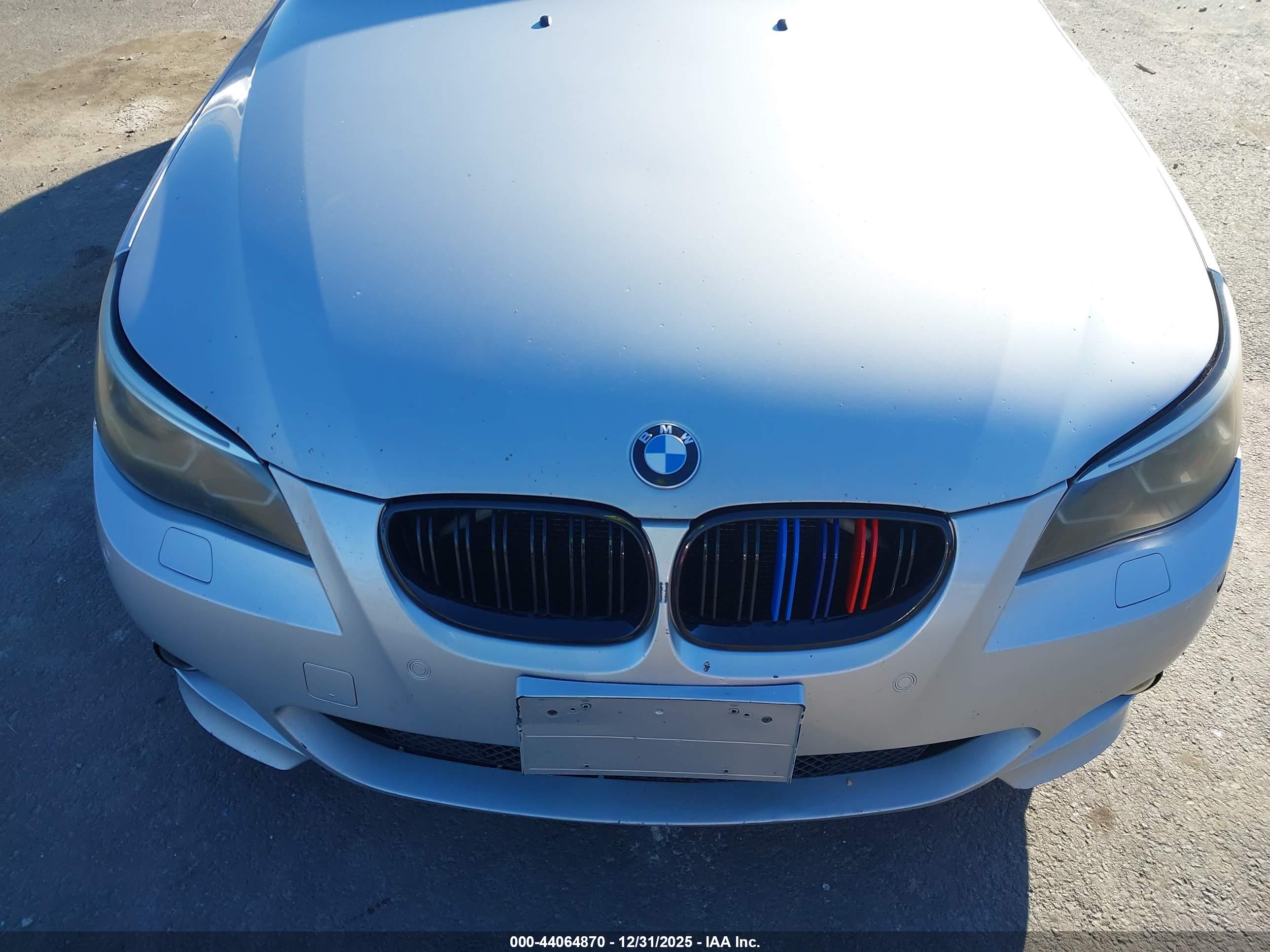 BMW 550I image 6