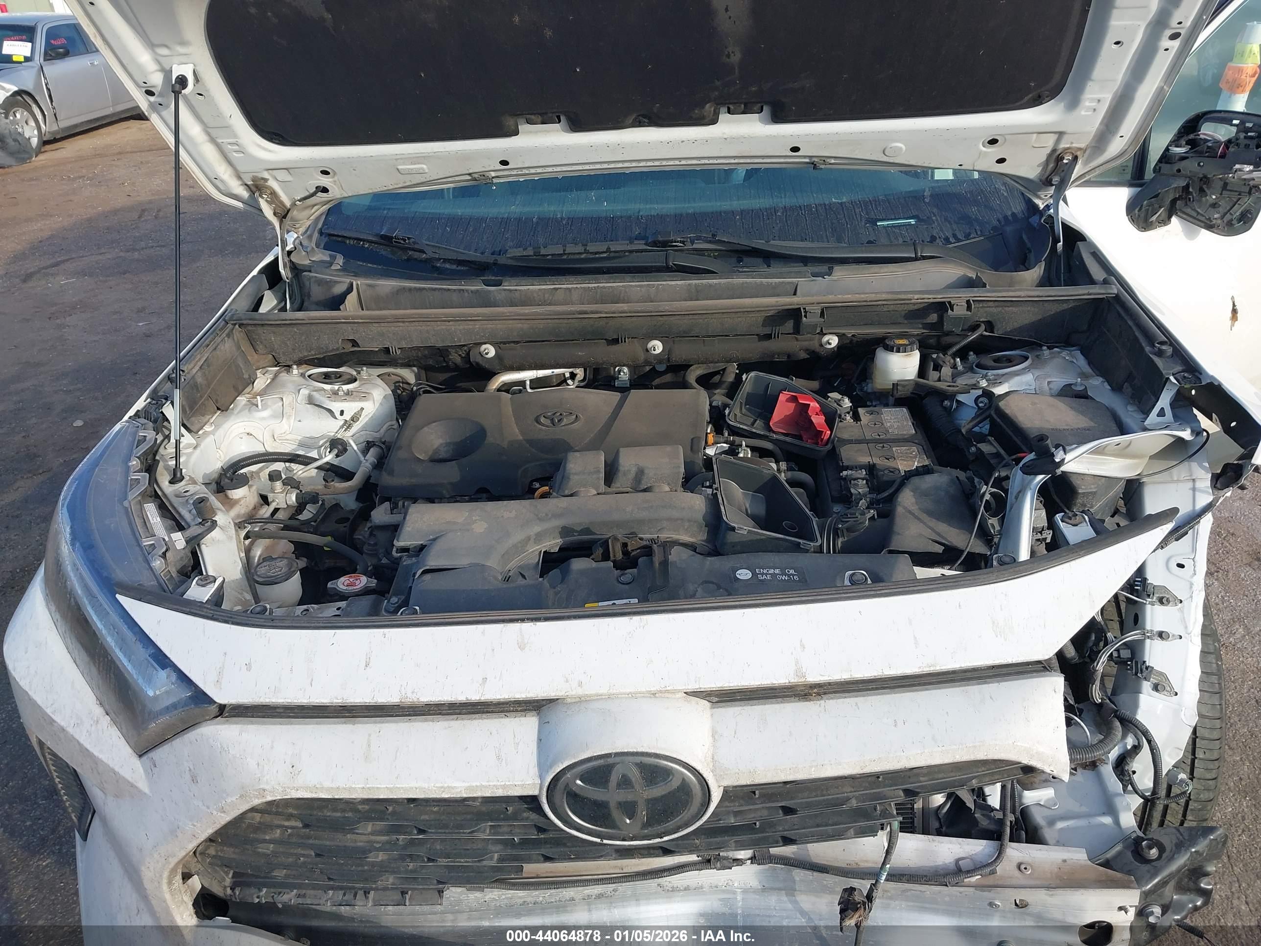 TOYOTA RAV4 image 10