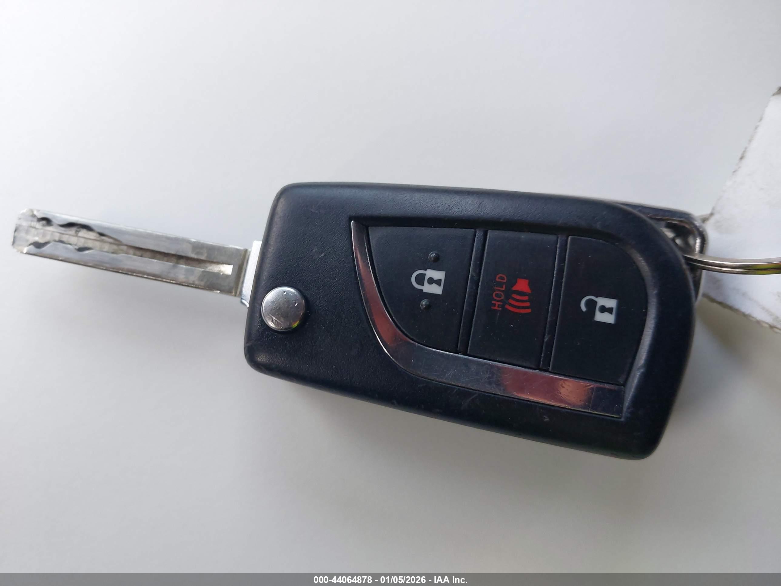 TOYOTA RAV4 image 11