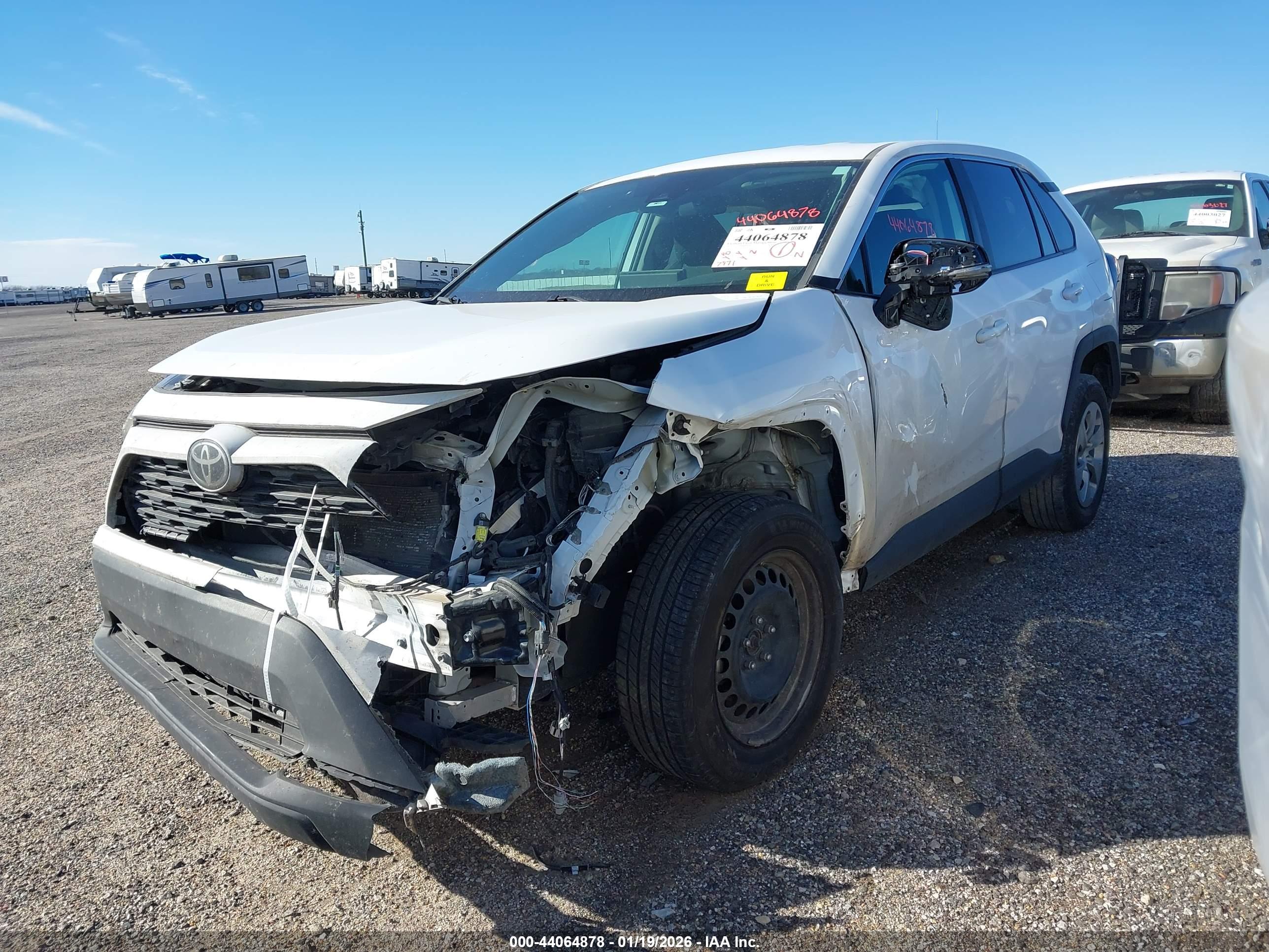 TOYOTA RAV4 image 2