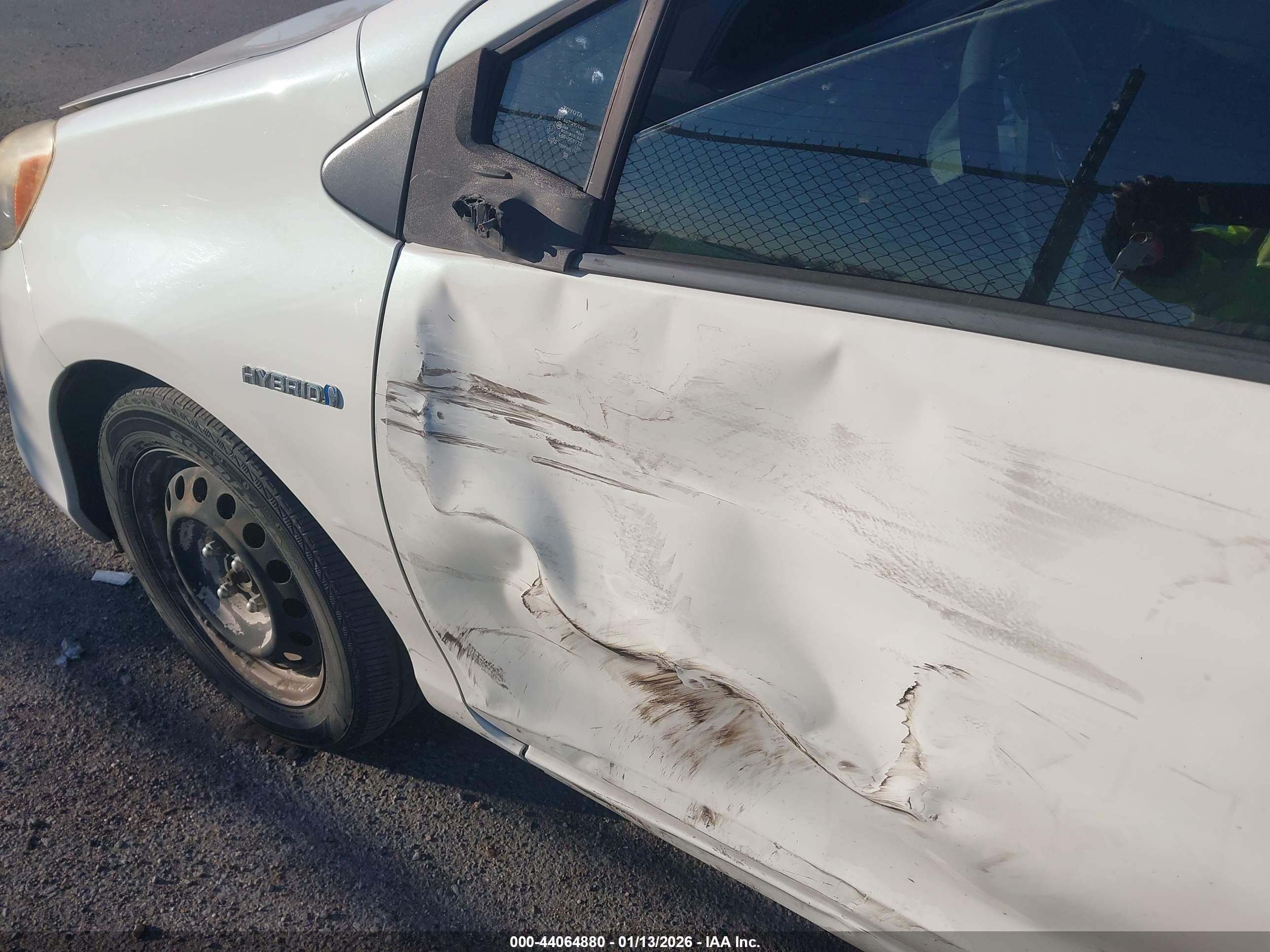 TOYOTA PRIUS image 6
