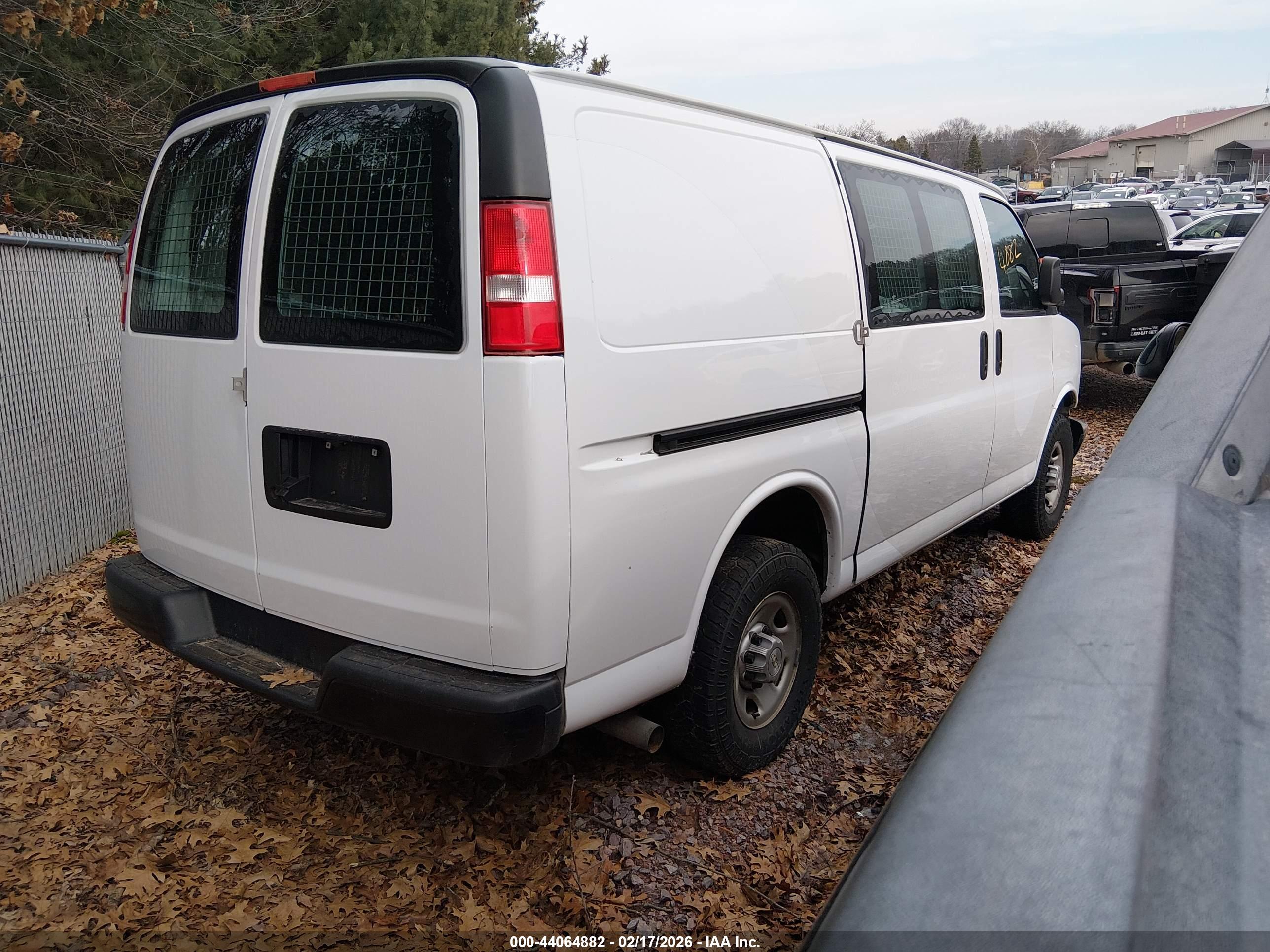 CHEVROLET EXPRESS image 4