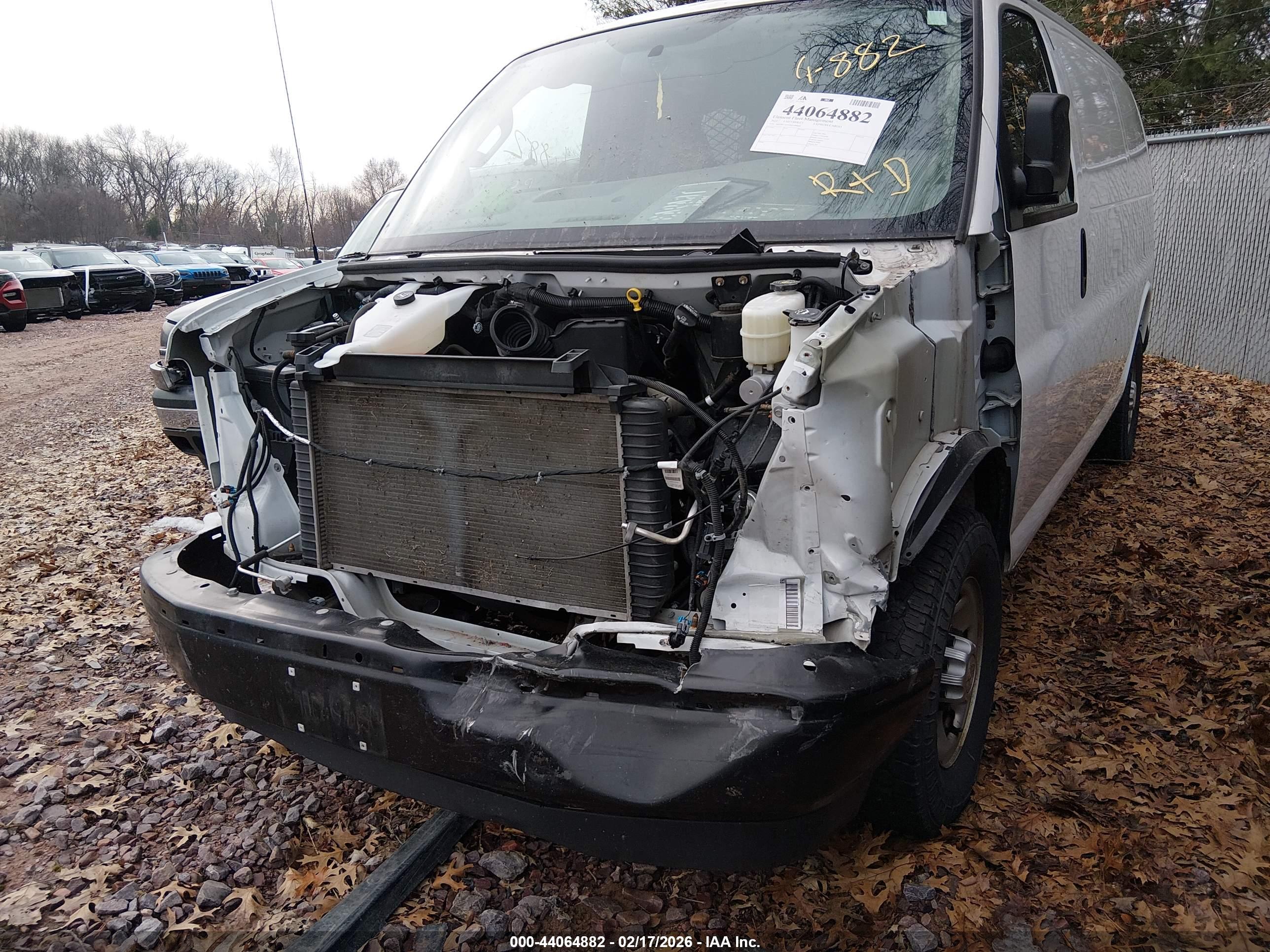 CHEVROLET EXPRESS image 6