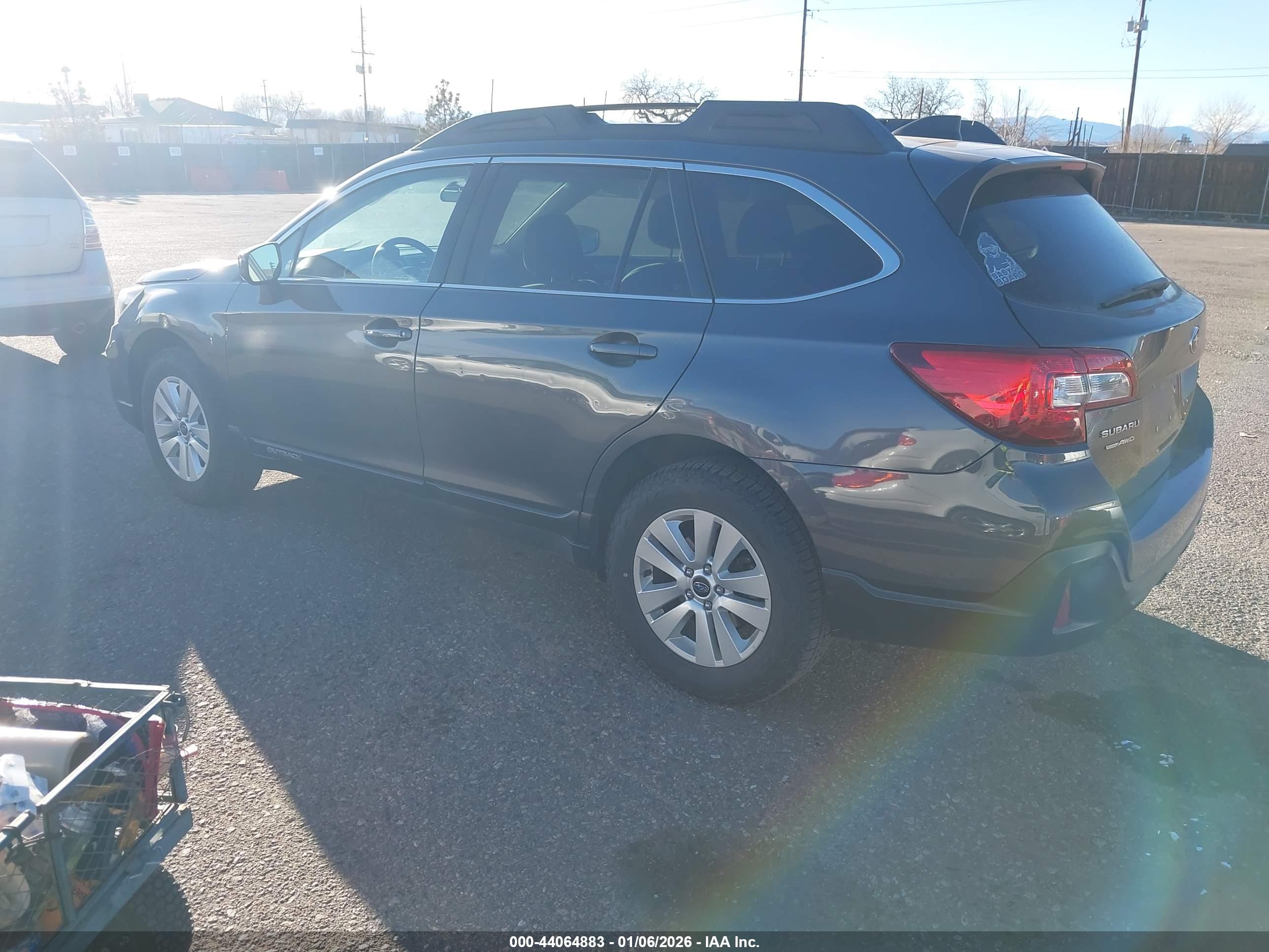 SUBARU OUTBACK image 3