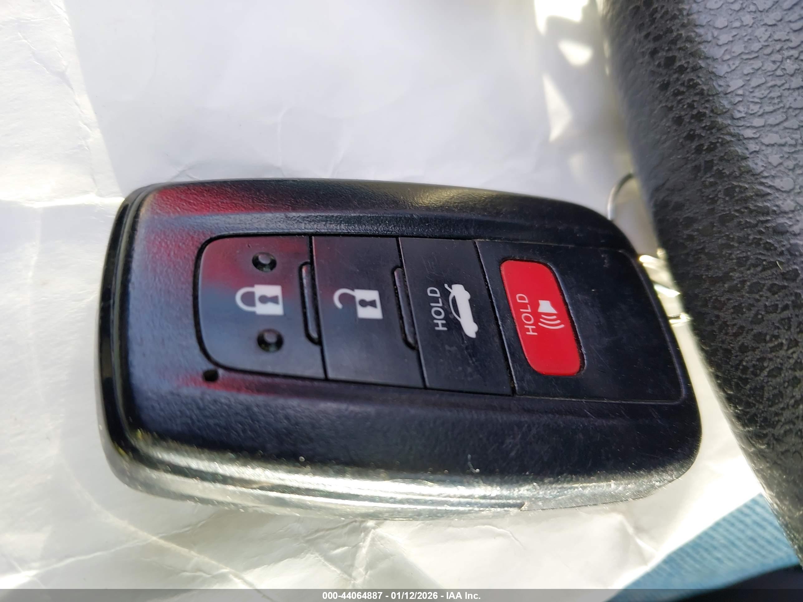 TOYOTA CAMRY image 11