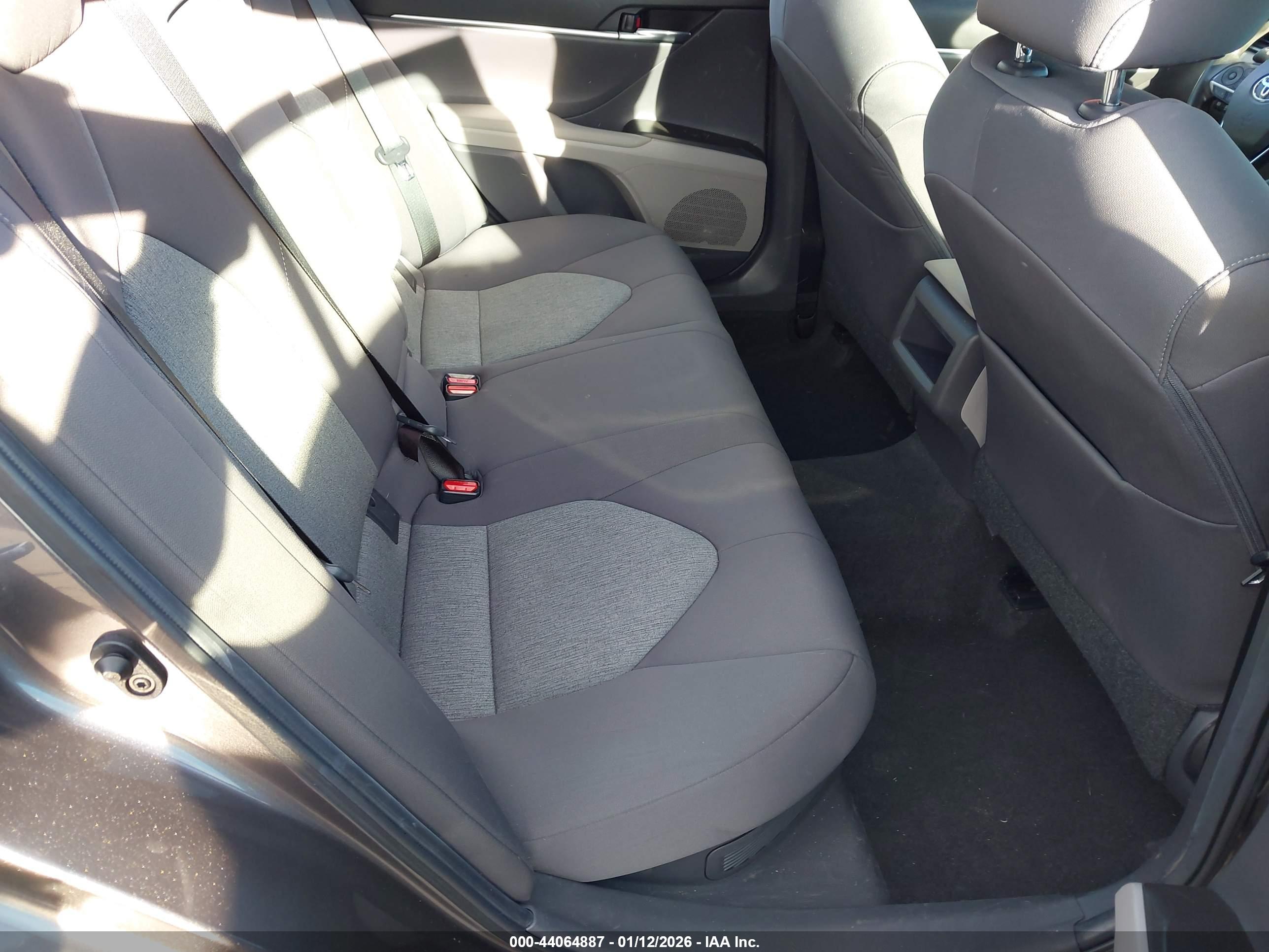 TOYOTA CAMRY image 8