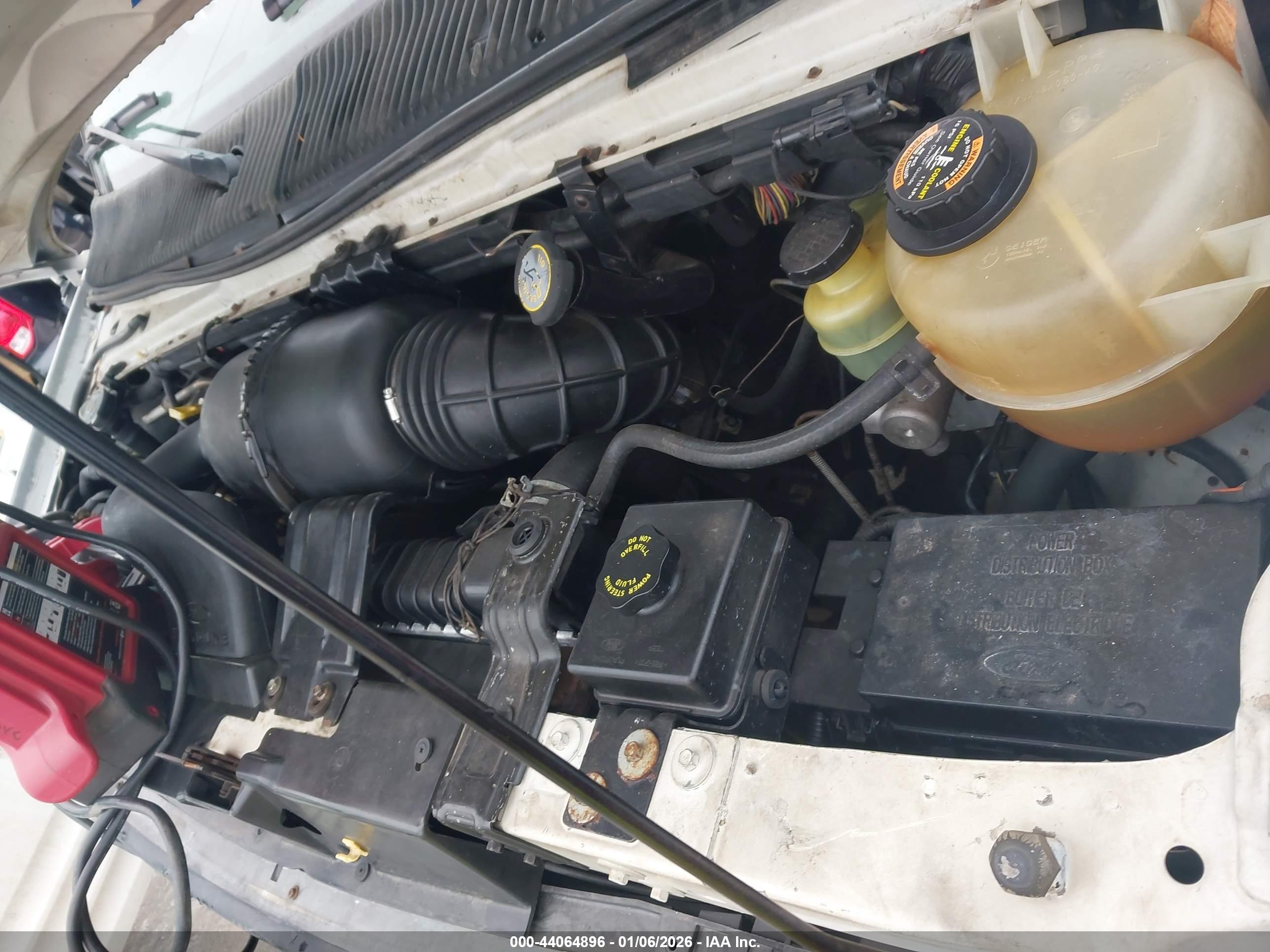 FORD E-250 image 10