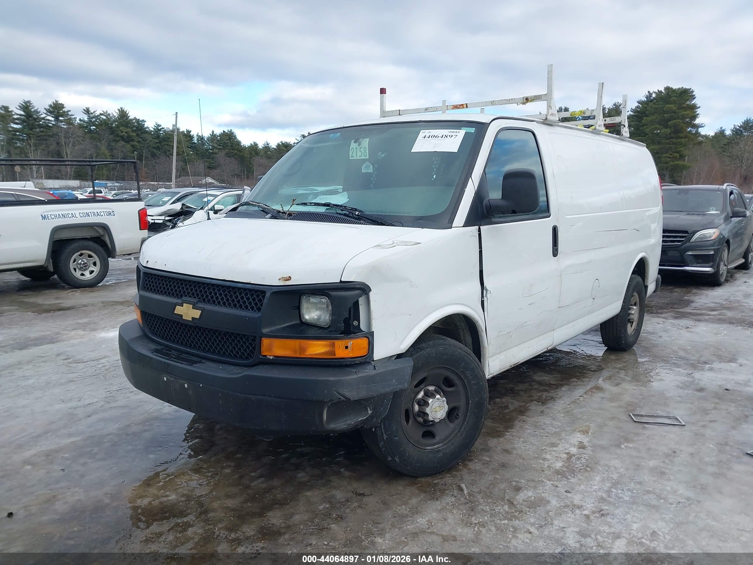 CHEVROLET EXPRESS image 2