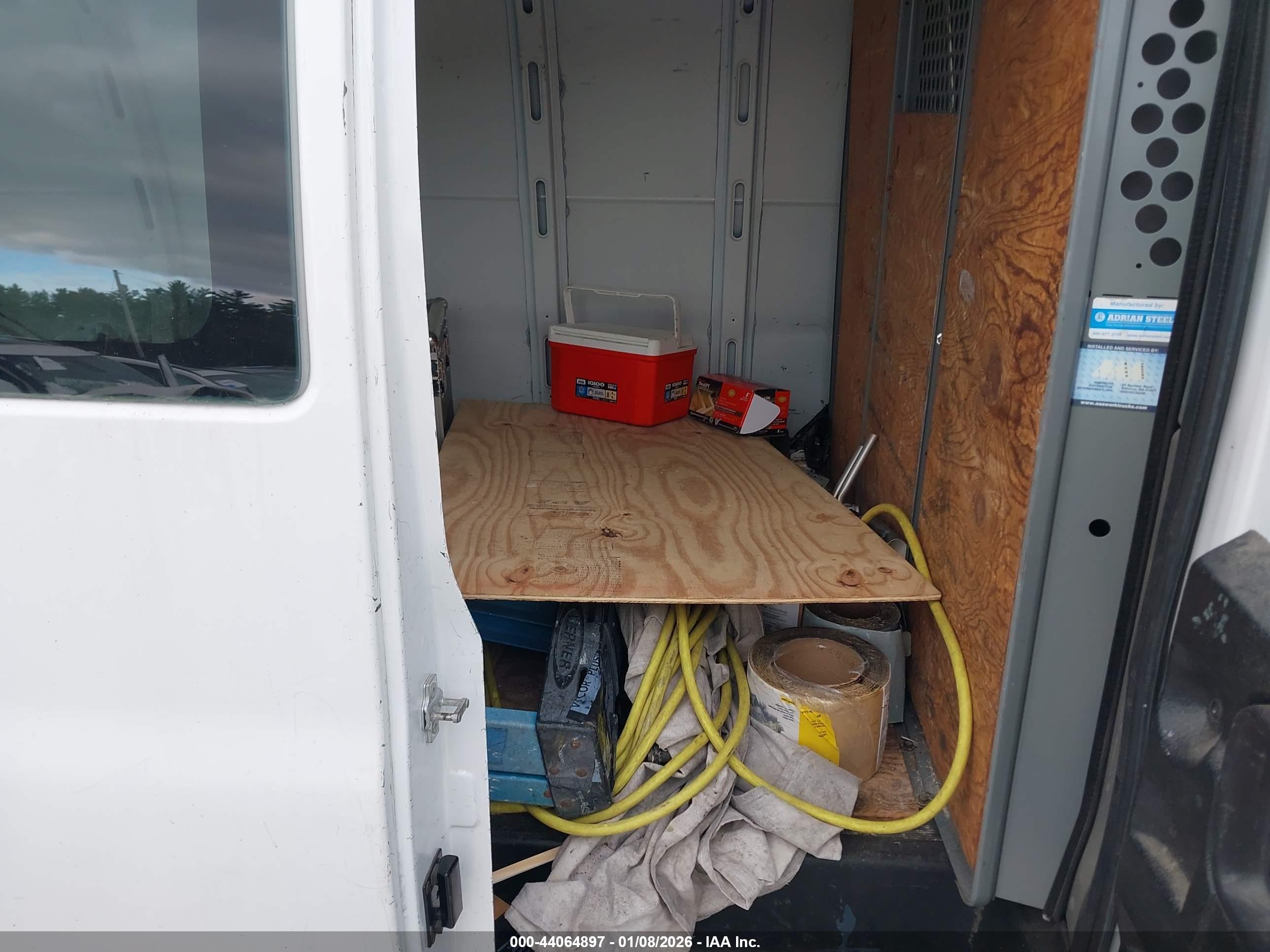 CHEVROLET EXPRESS image 8