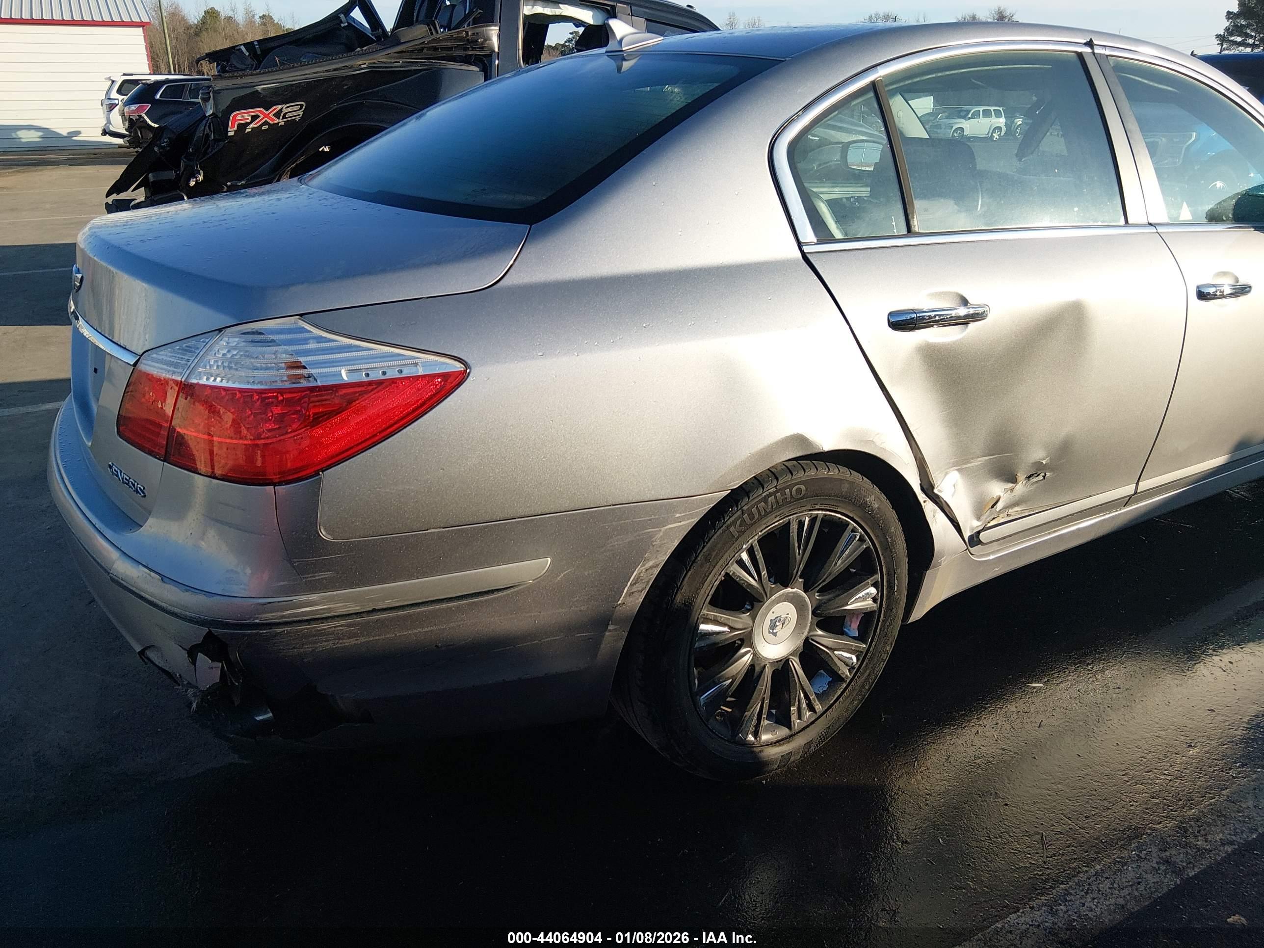 HYUNDAI GENESIS image 6