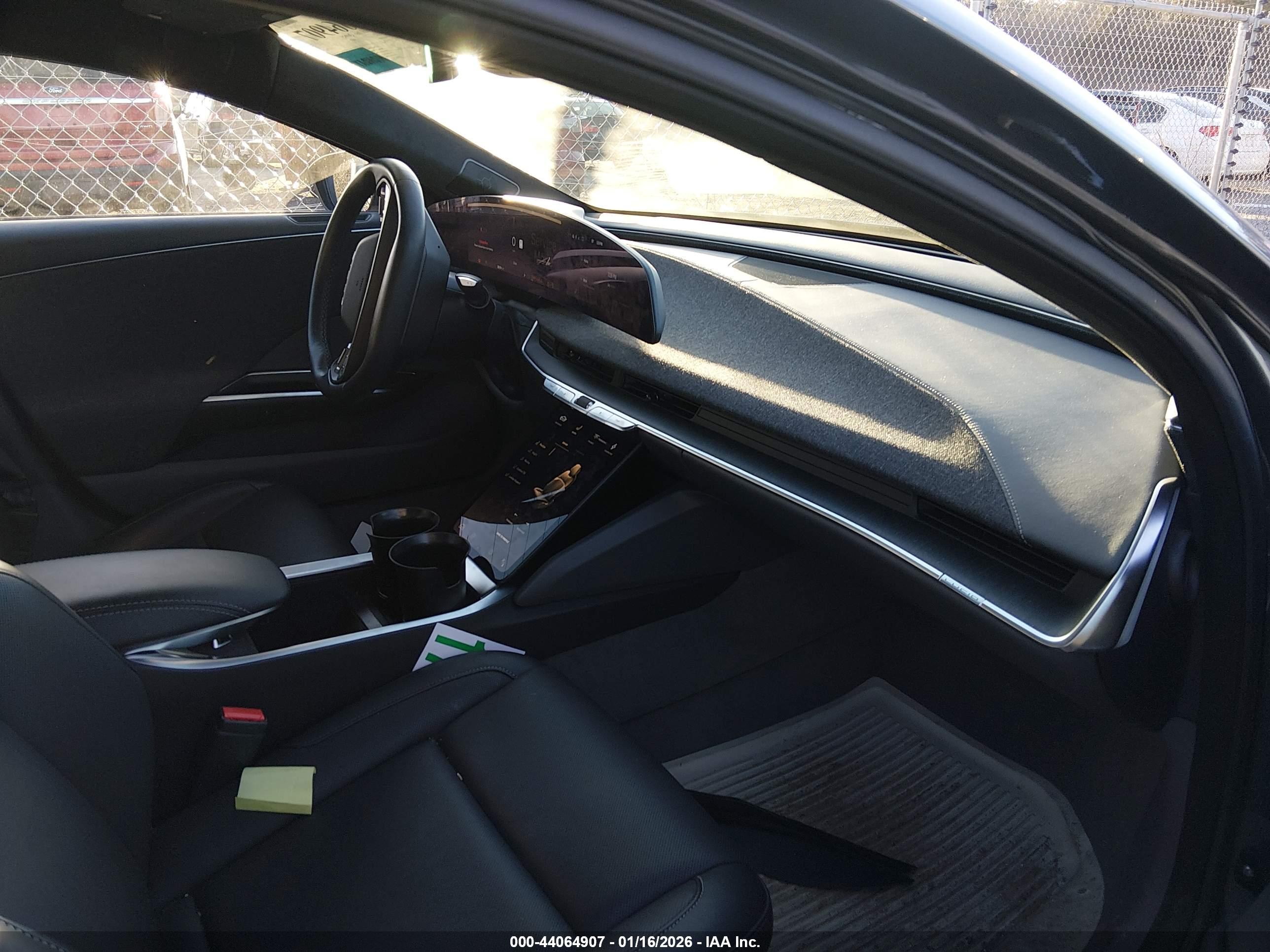 LUCID AIR image 5