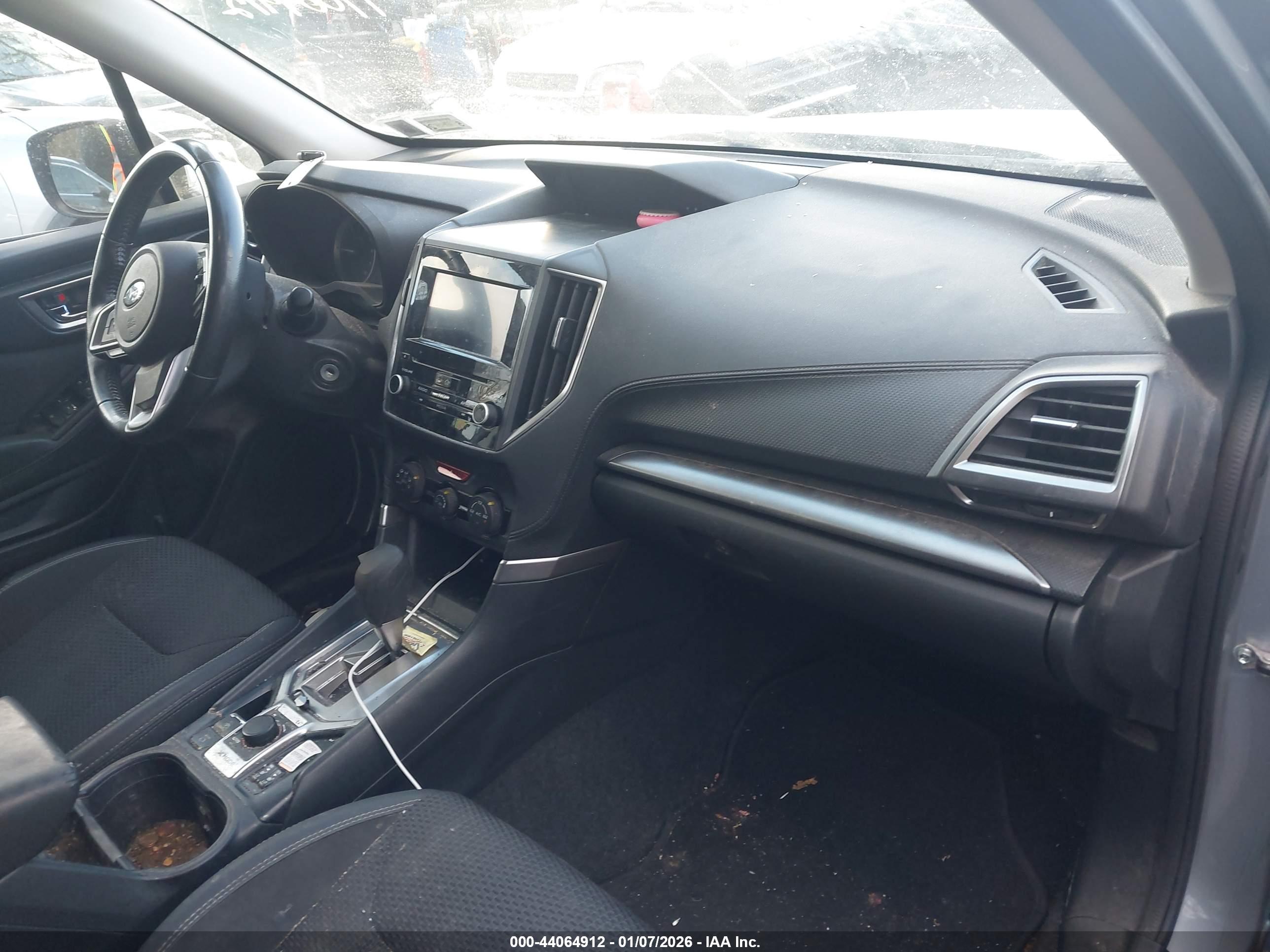 SUBARU FORESTER image 5