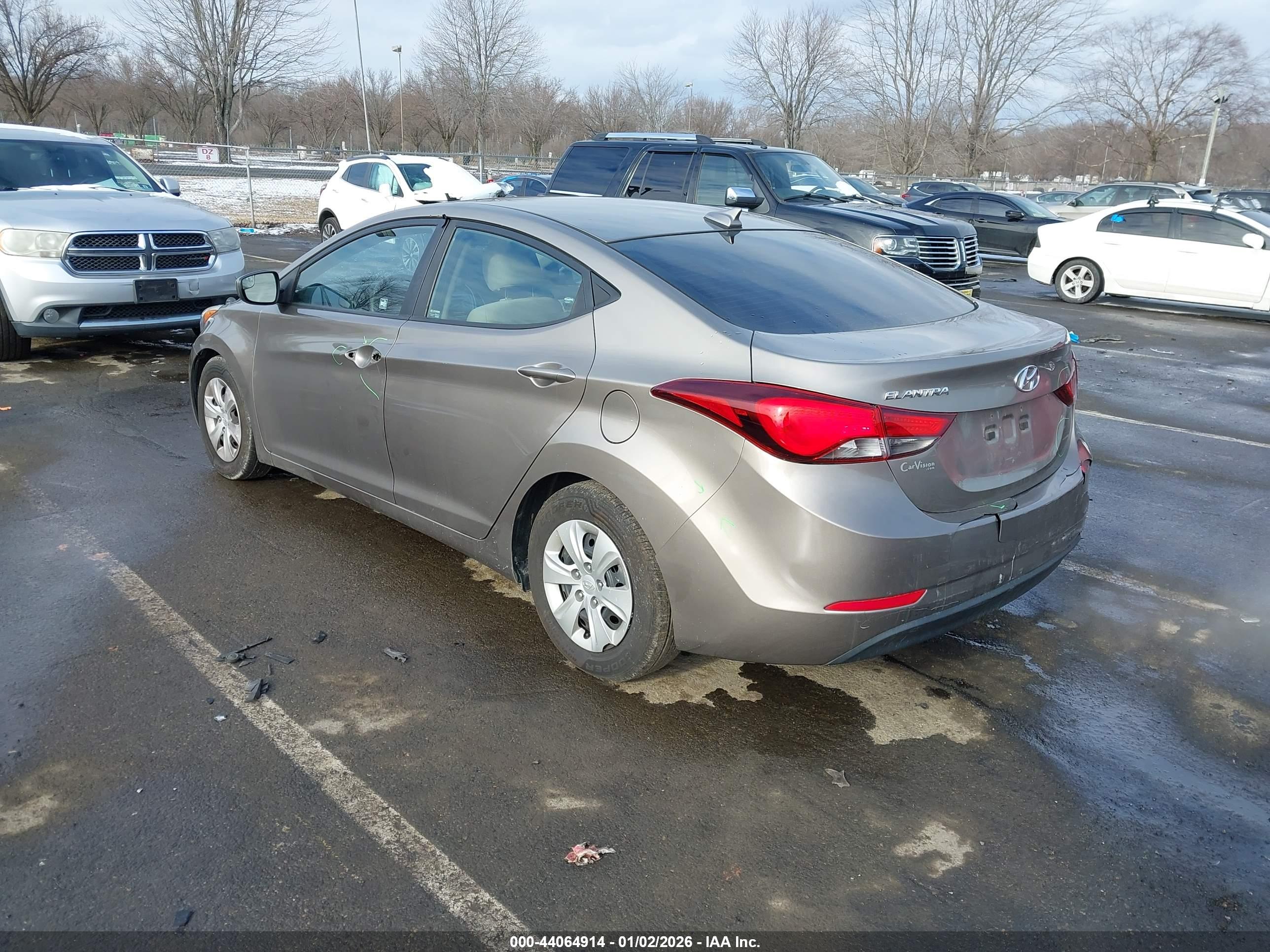 HYUNDAI ELANTRA image 3