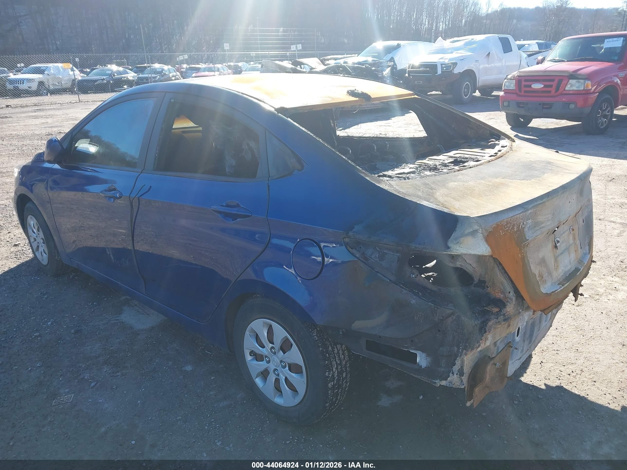 HYUNDAI ACCENT image 3
