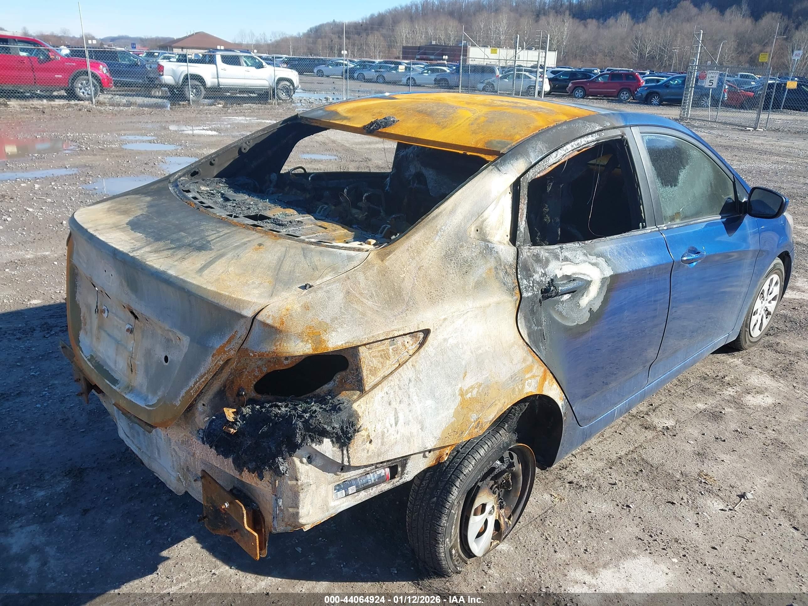 HYUNDAI ACCENT image 4