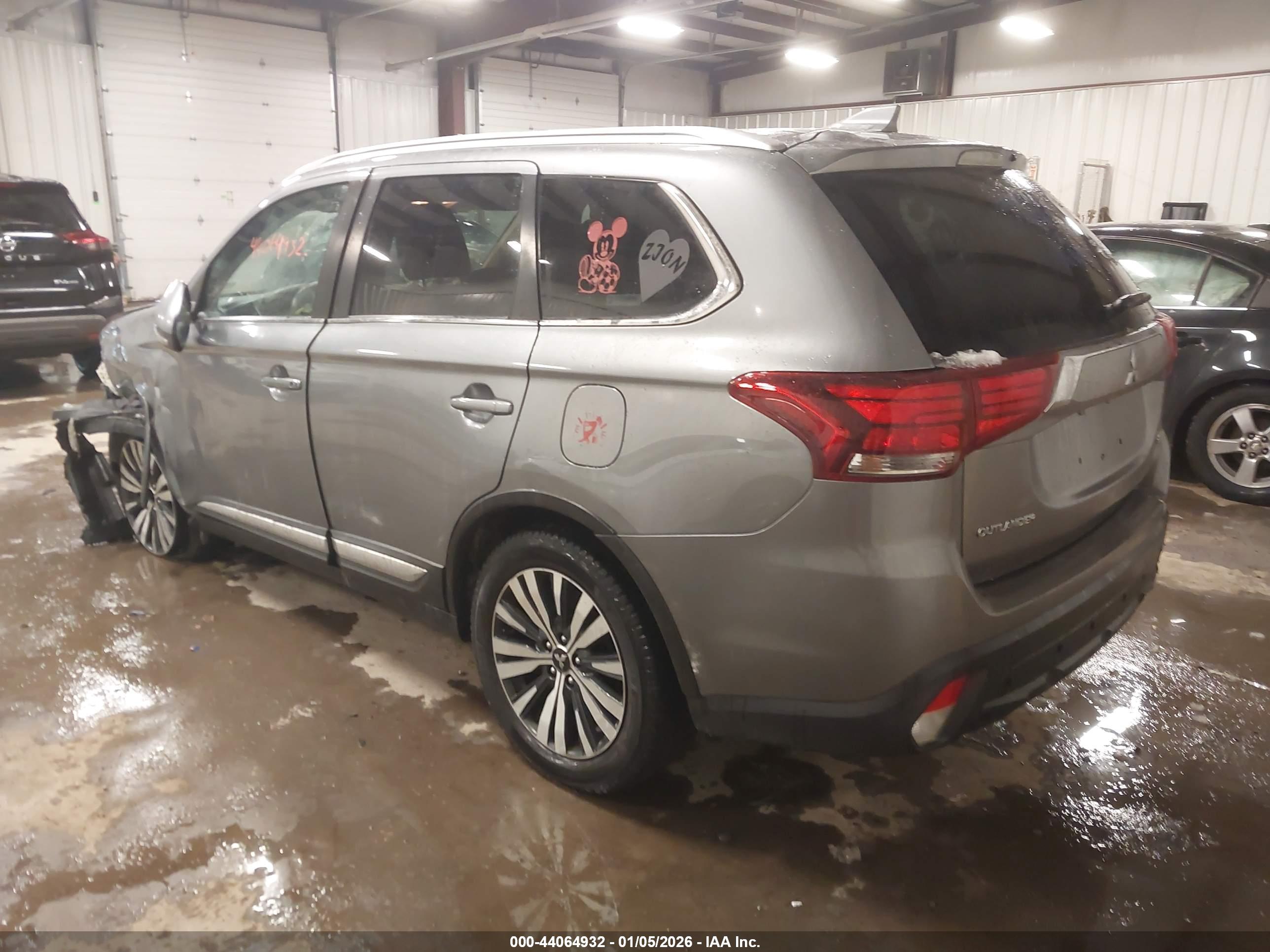 MITSUBISHI OUTLANDER image 3
