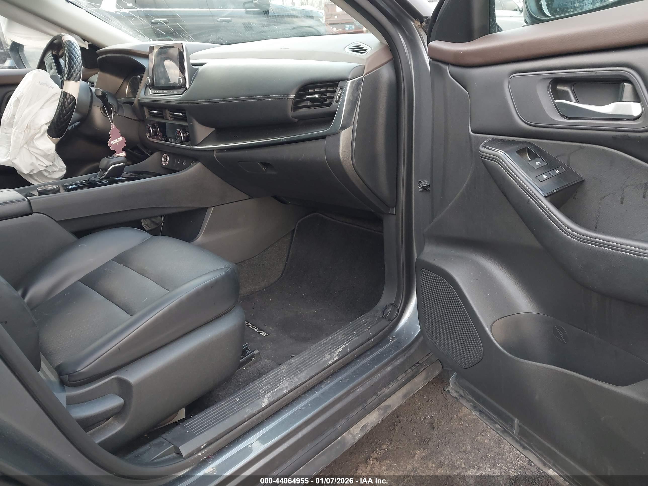NISSAN ROGUE image 5