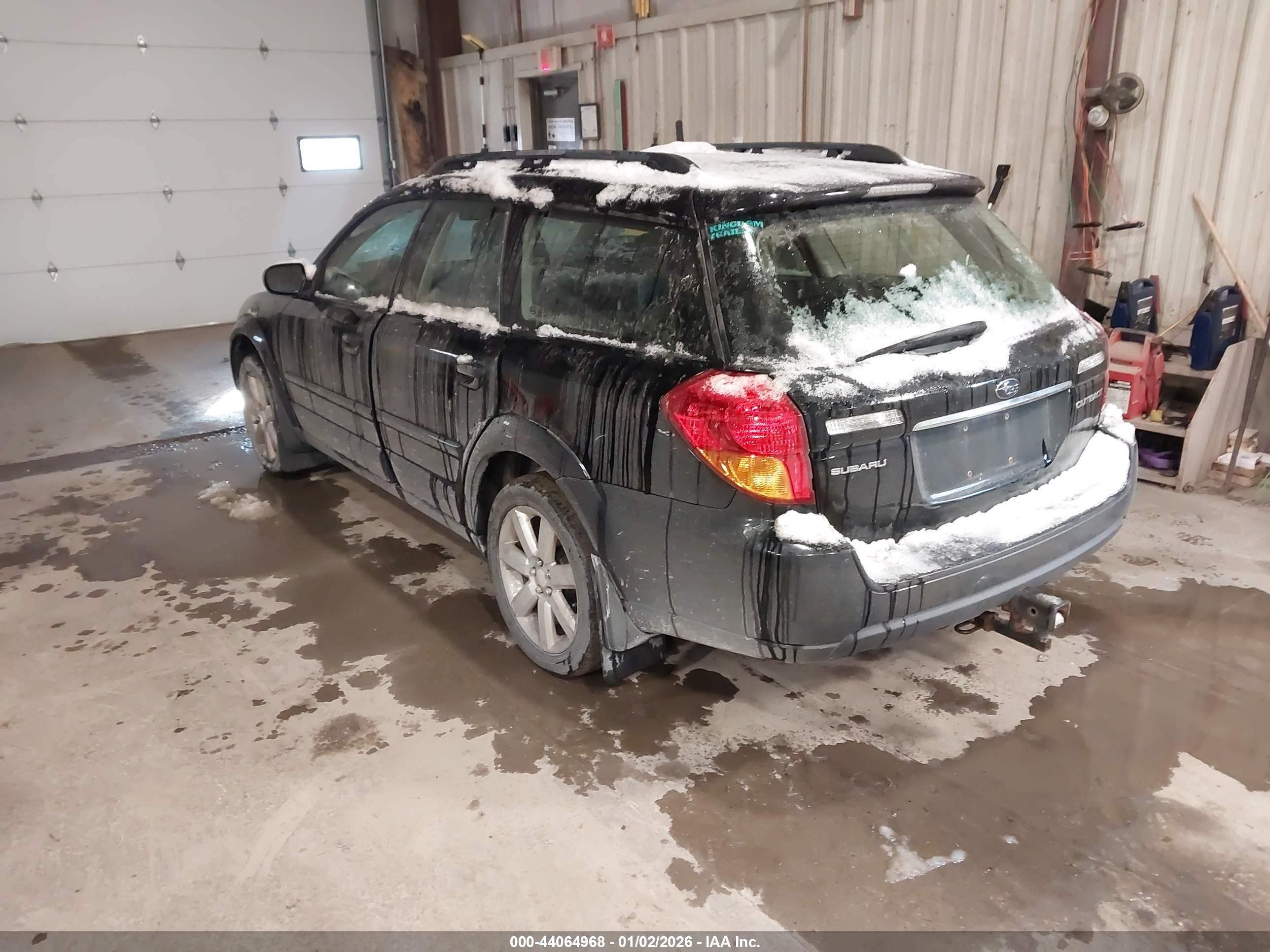 SUBARU OUTBACK image 3