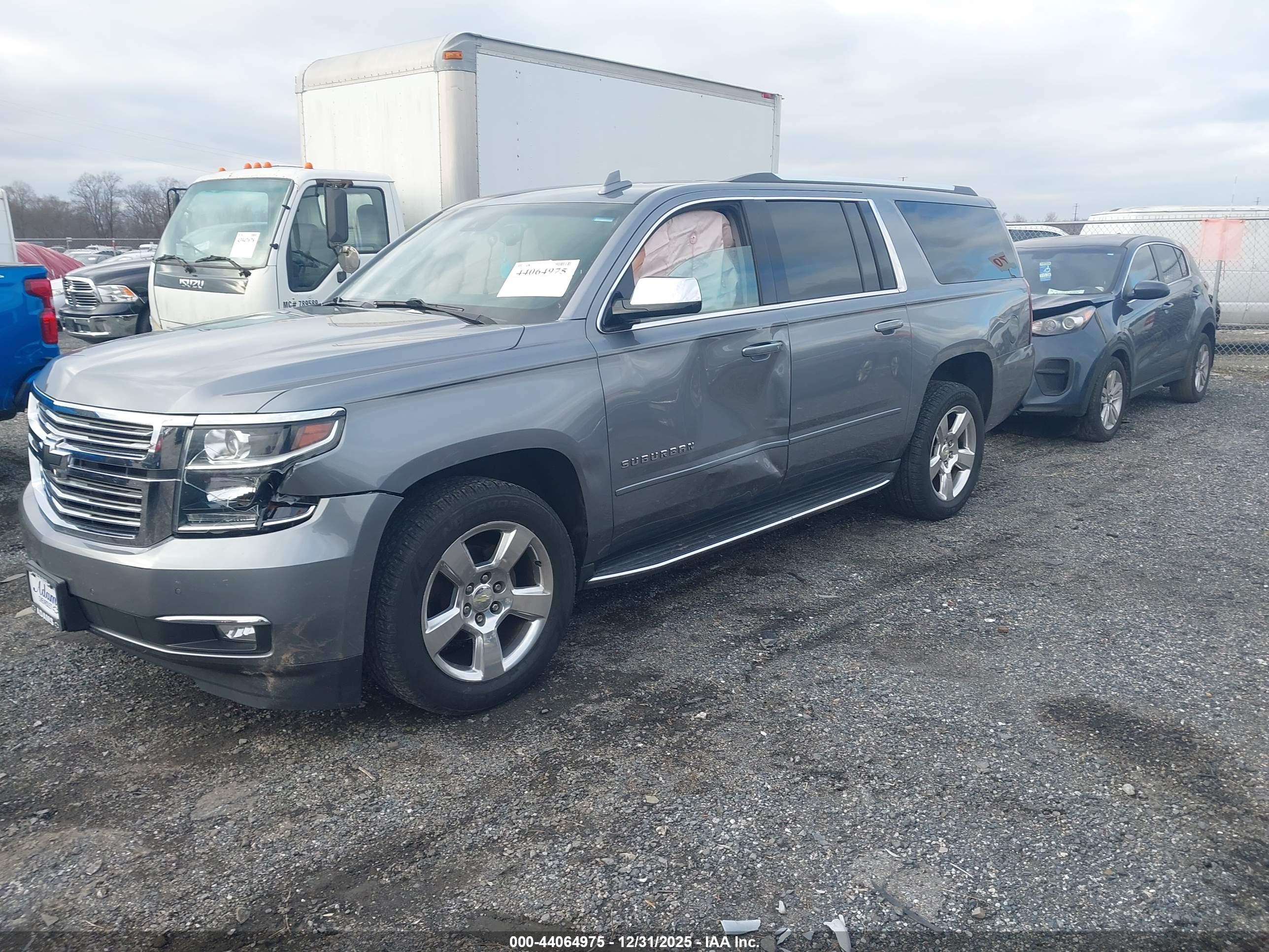 CHEVROLET SUBURBAN image 2