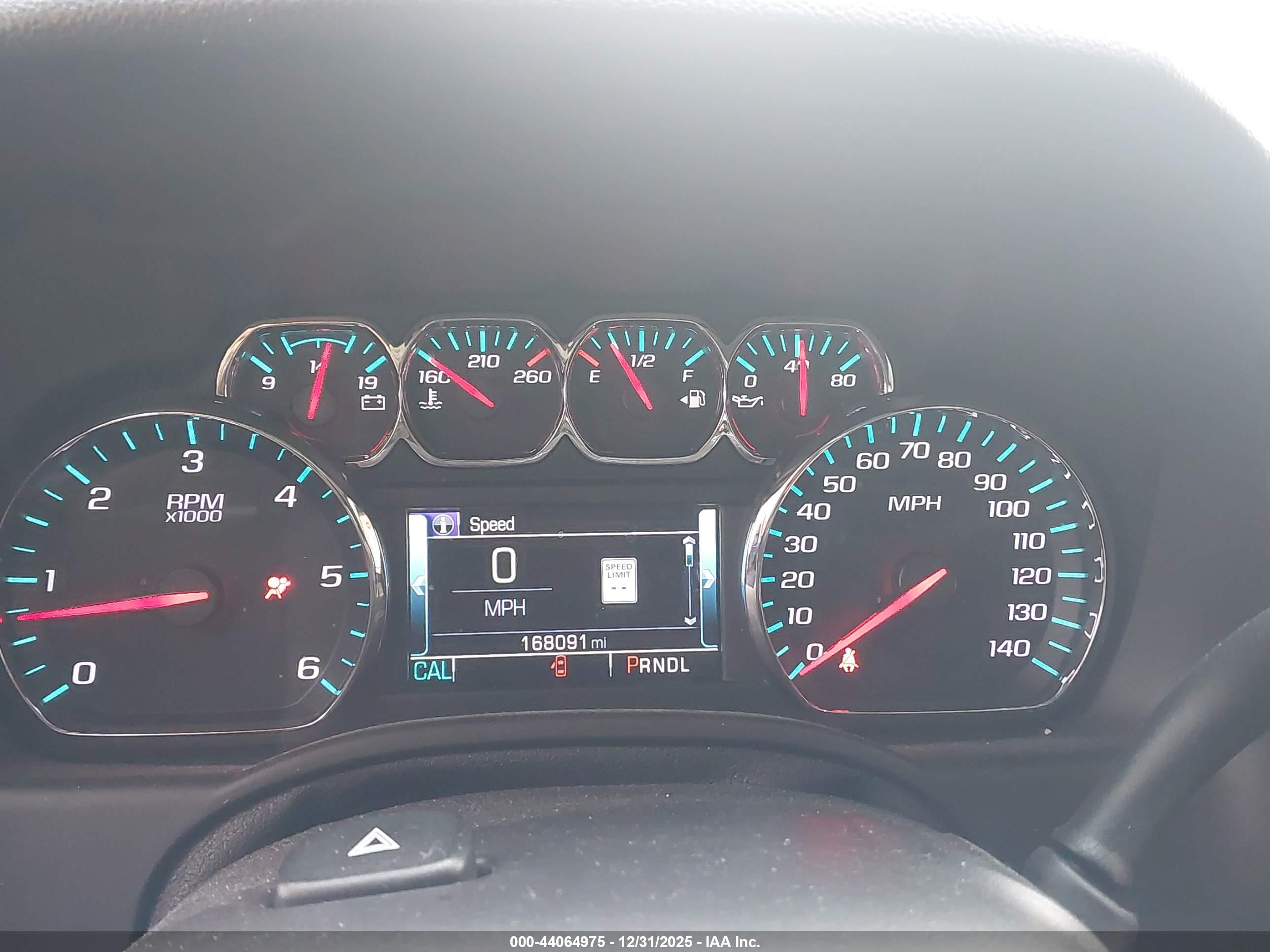 CHEVROLET SUBURBAN image 7