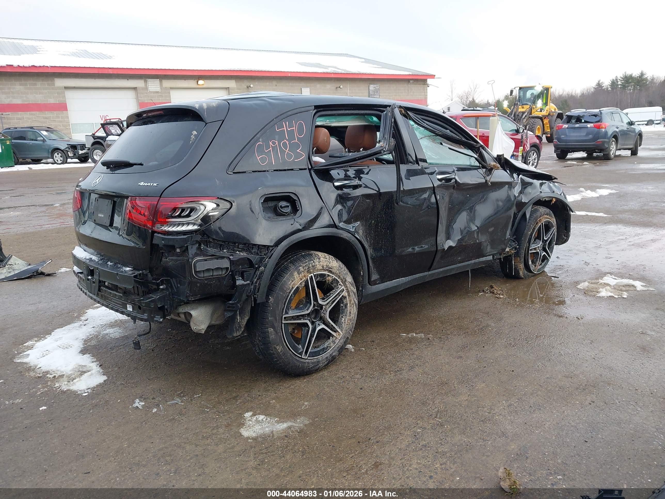 MERCEDES-BENZ GLC image 4