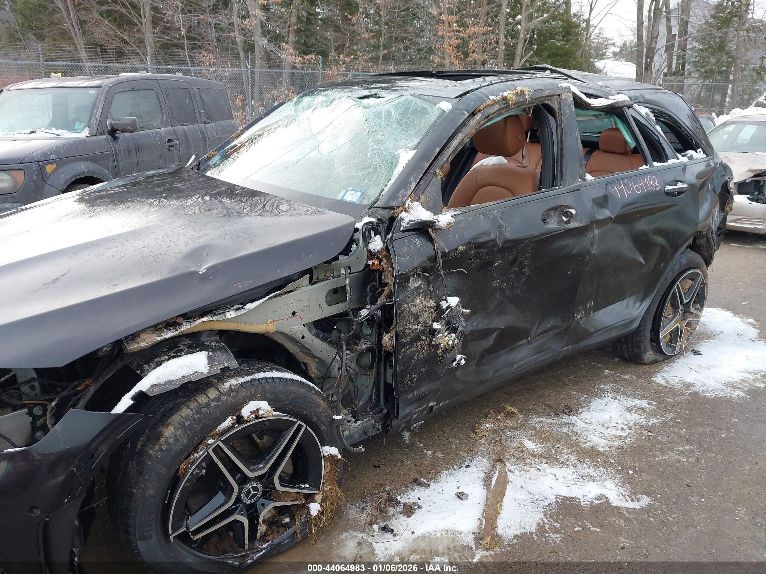 MERCEDES-BENZ GLC image 6