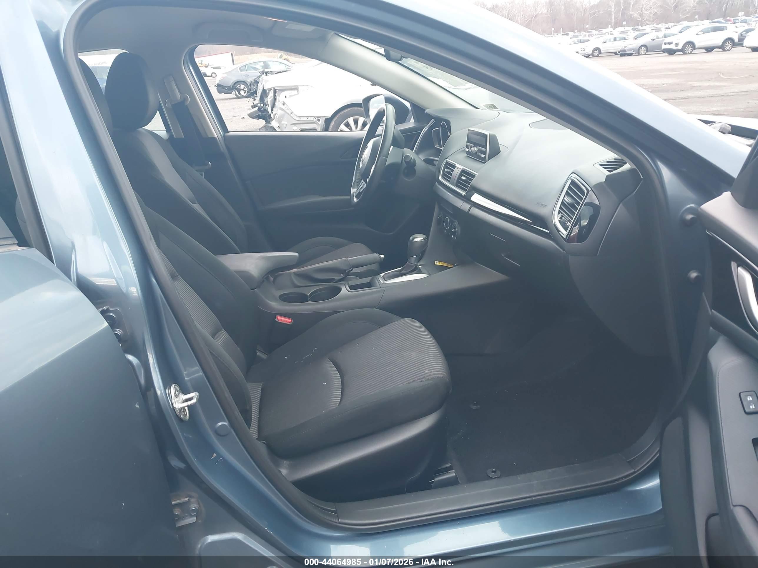 MAZDA MAZDA3 image 5