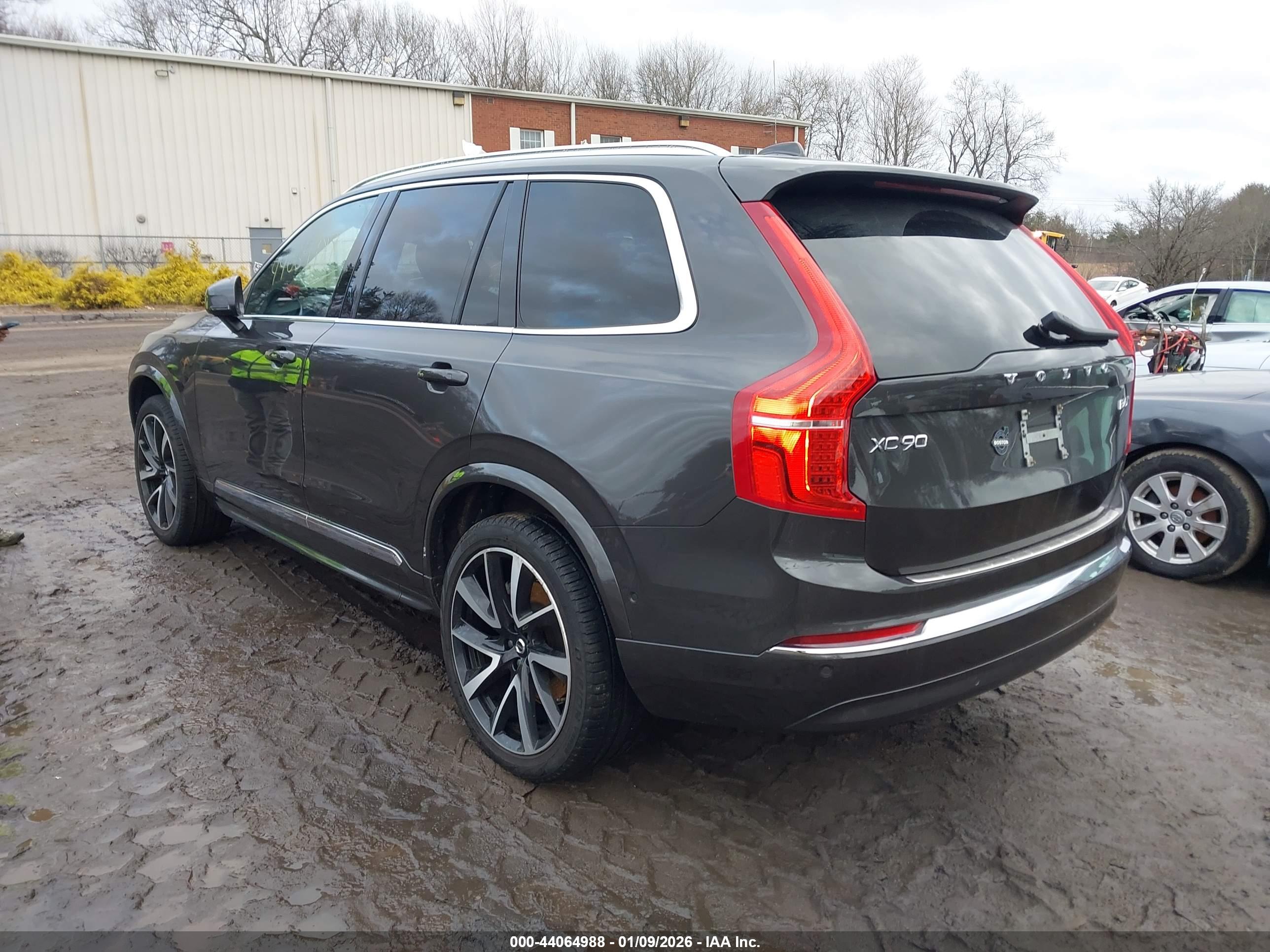 VOLVO XC90 image 3