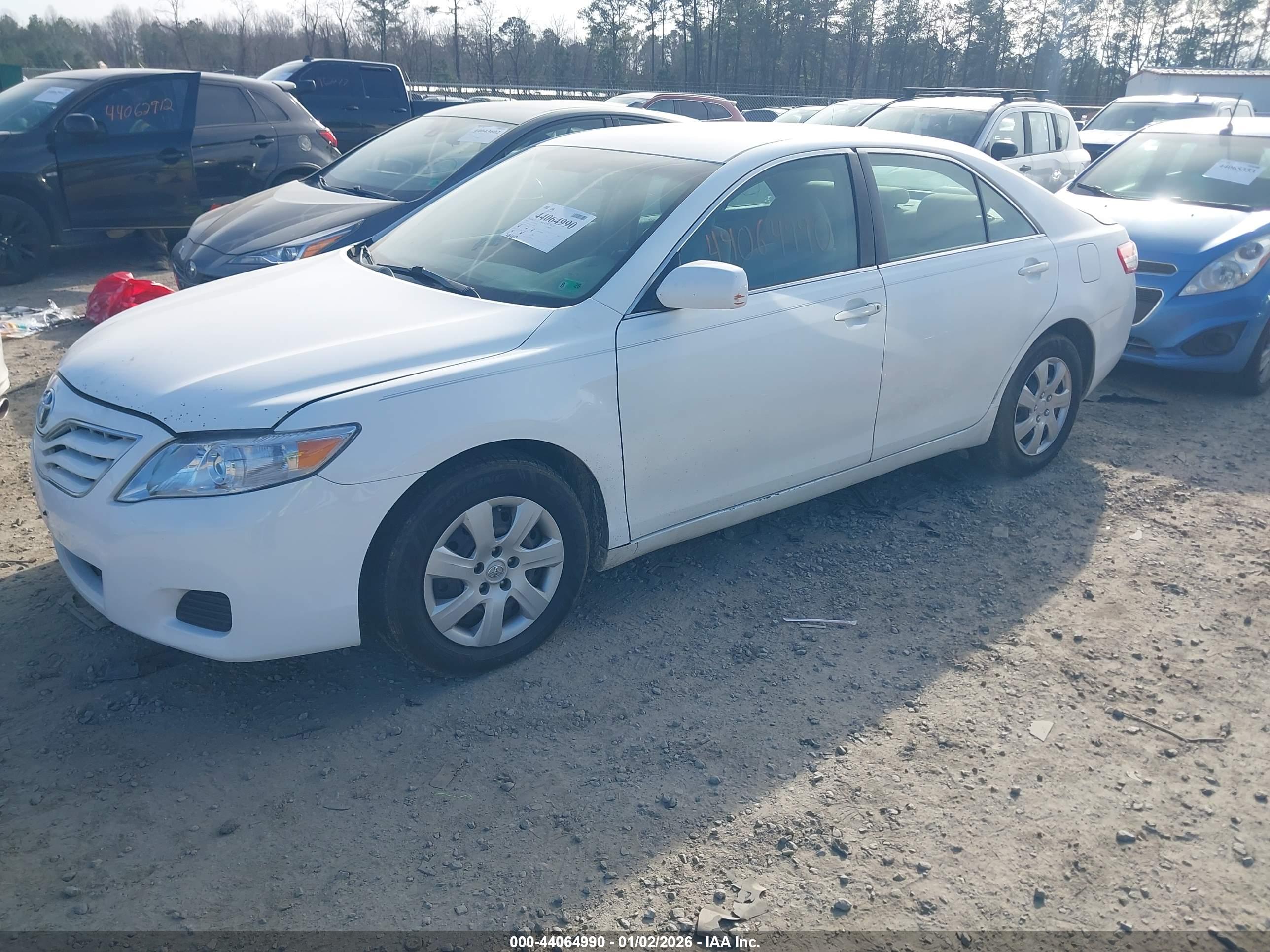 TOYOTA CAMRY image 2
