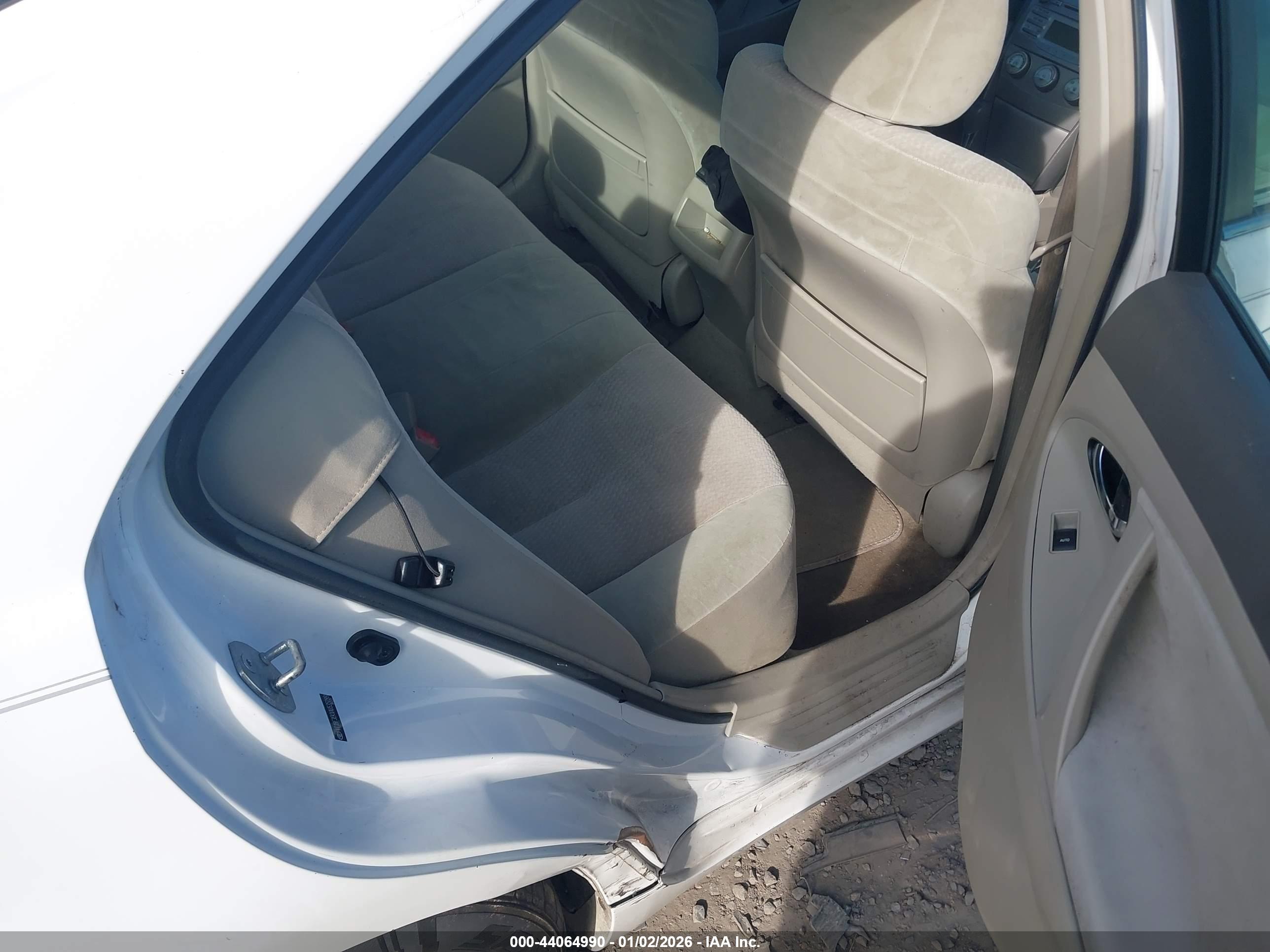 TOYOTA CAMRY image 8