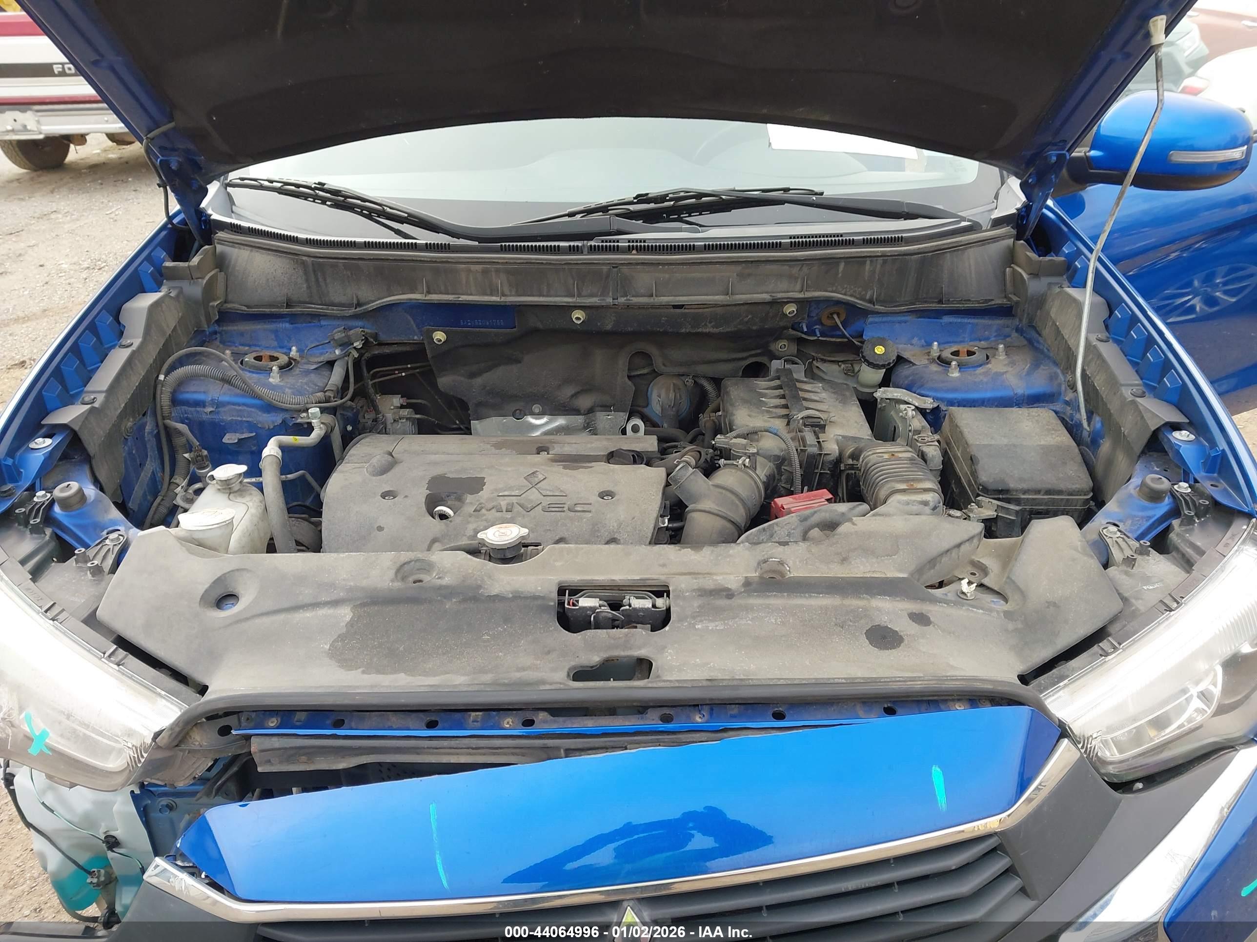 MITSUBISHI OUTLANDER image 10