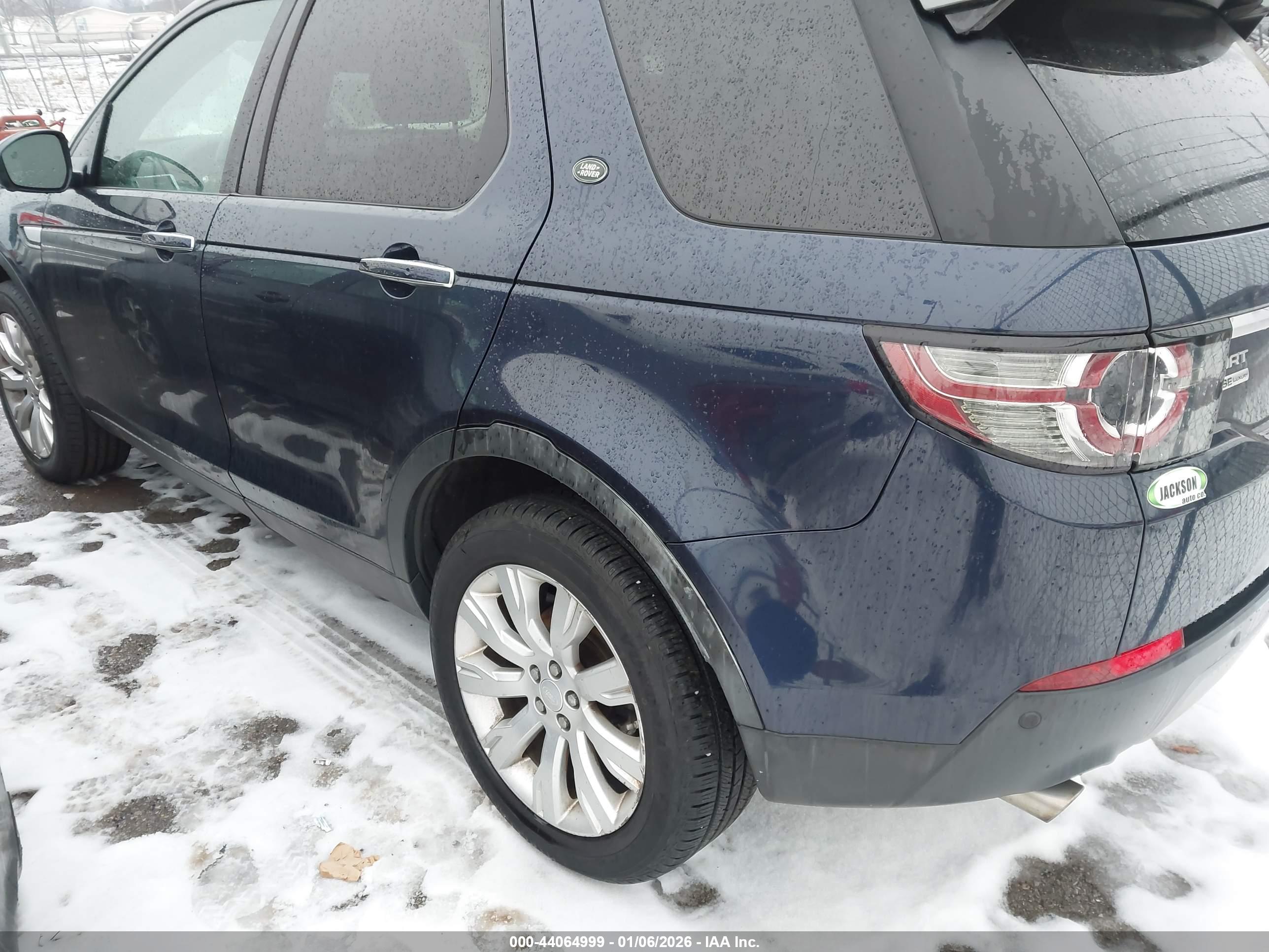LAND ROVER image 3