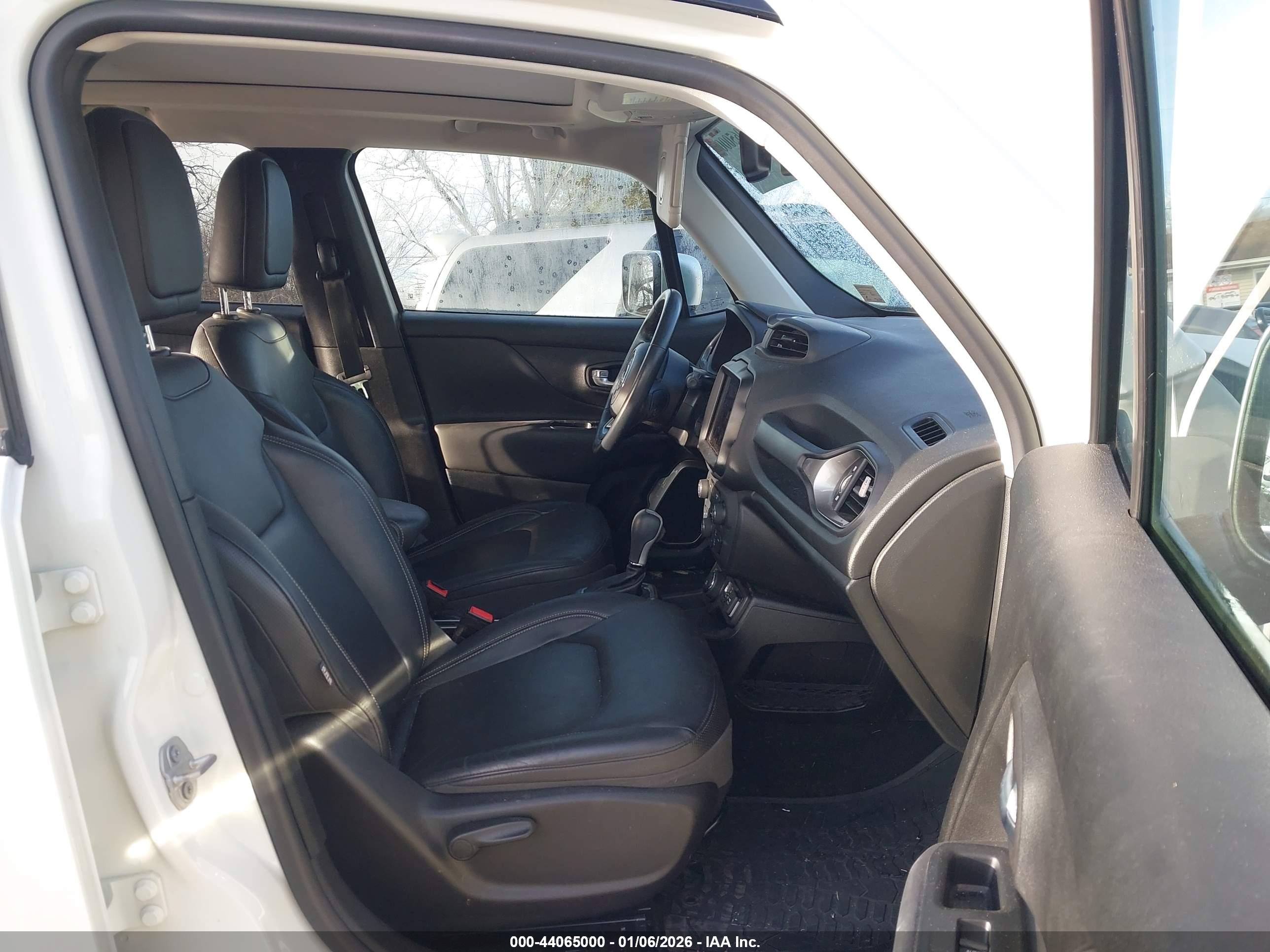 JEEP RENEGADE image 5