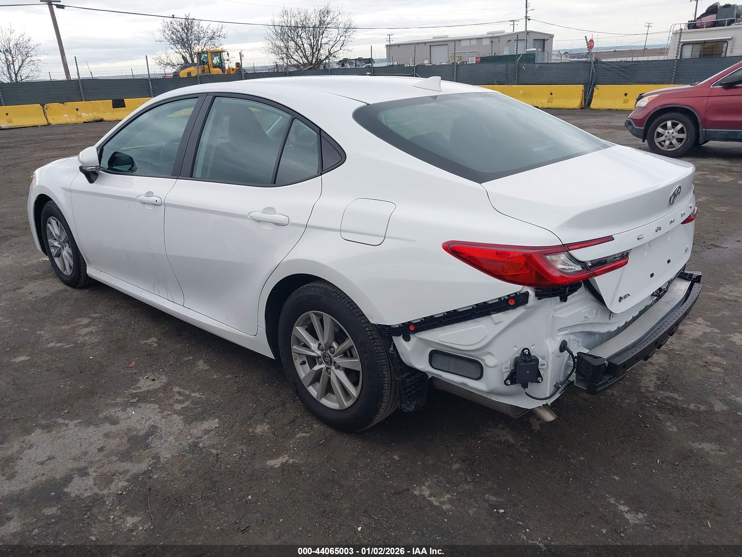 TOYOTA CAMRY image 3