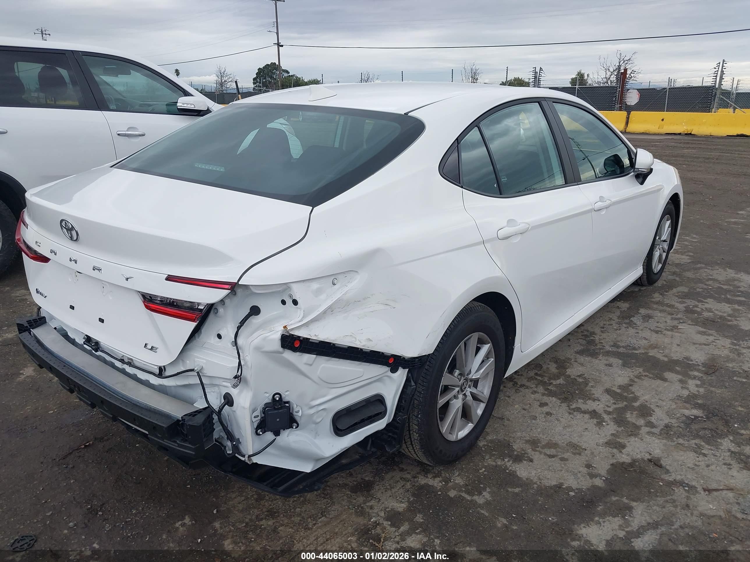 TOYOTA CAMRY image 6