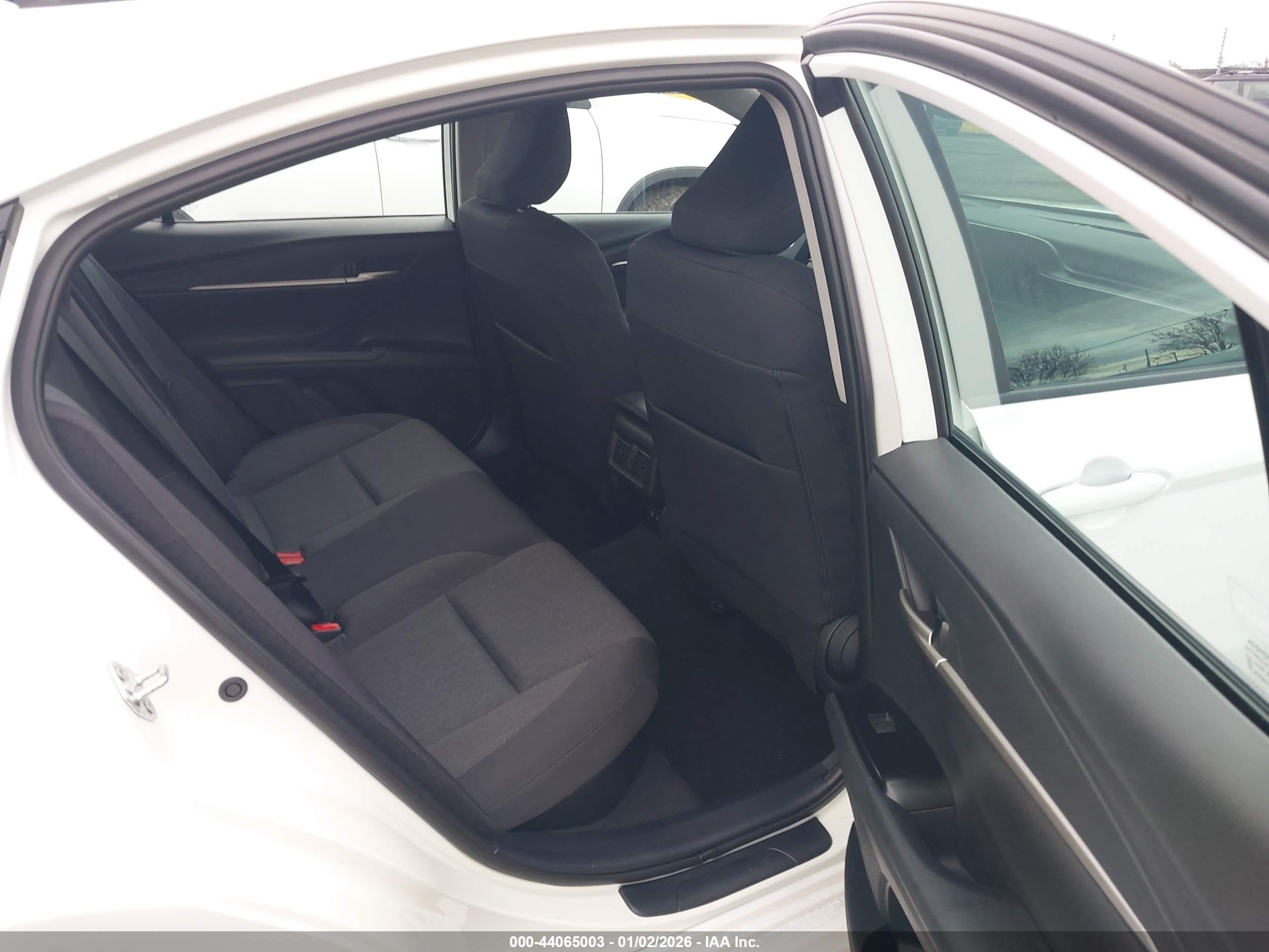 TOYOTA CAMRY image 8