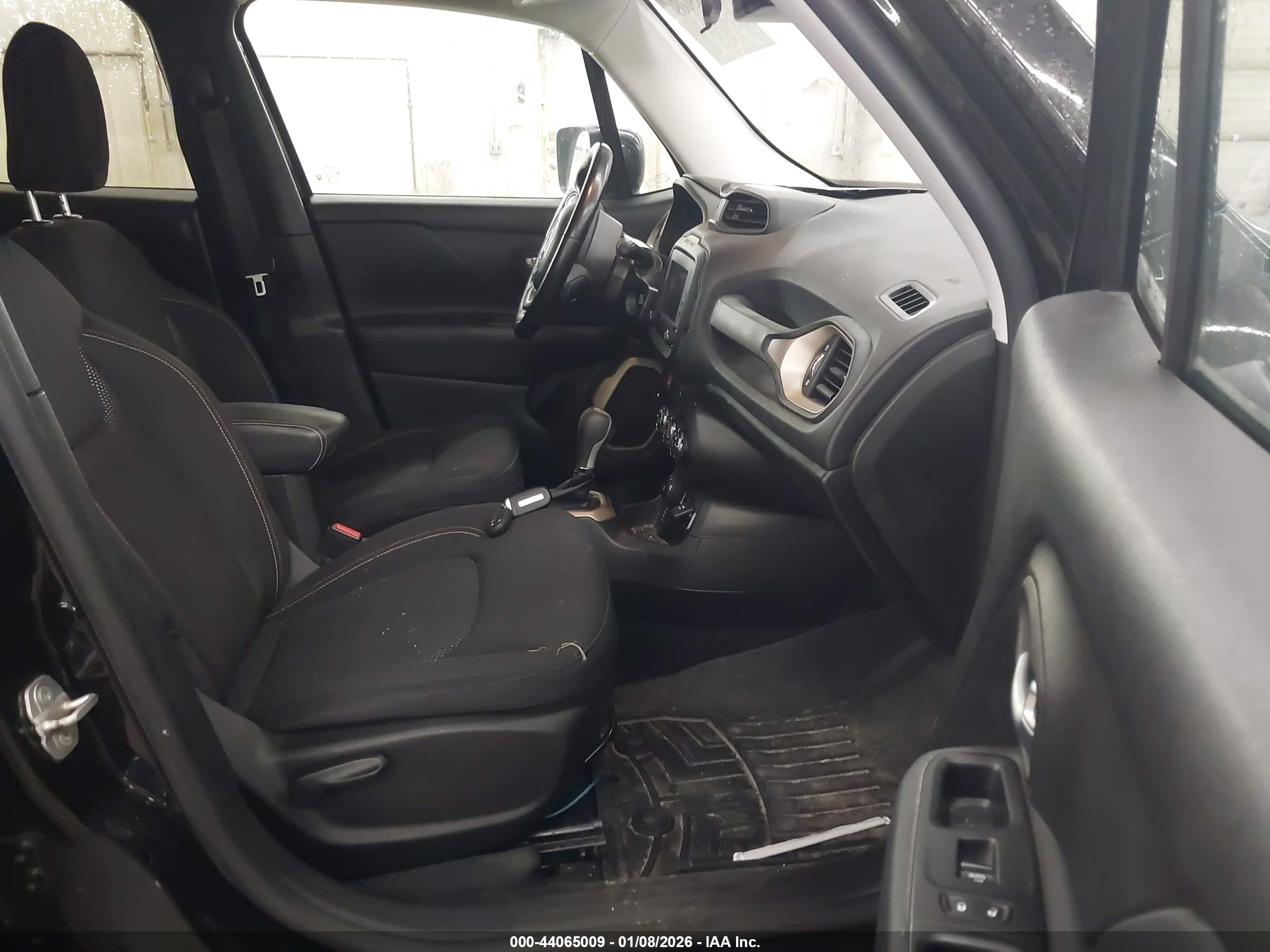 JEEP RENEGADE image 5